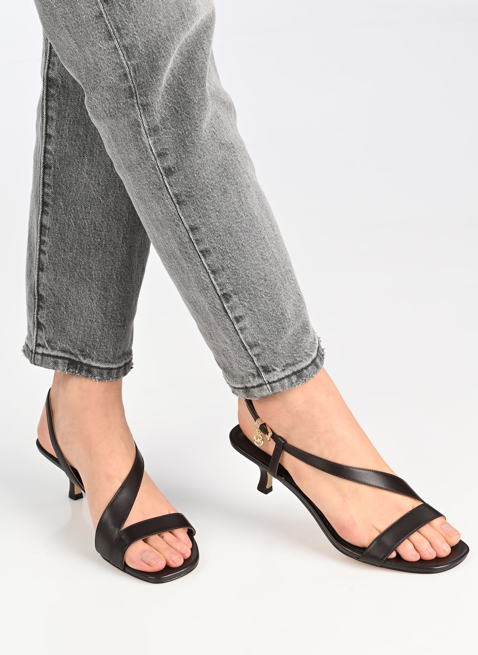 Sandalen JAIDA KITTEN SANDAL dames bruin Michael Michael Kors Sandalen JAIDA KITTEN SANDAL dames bruin CHOCOLATE 251