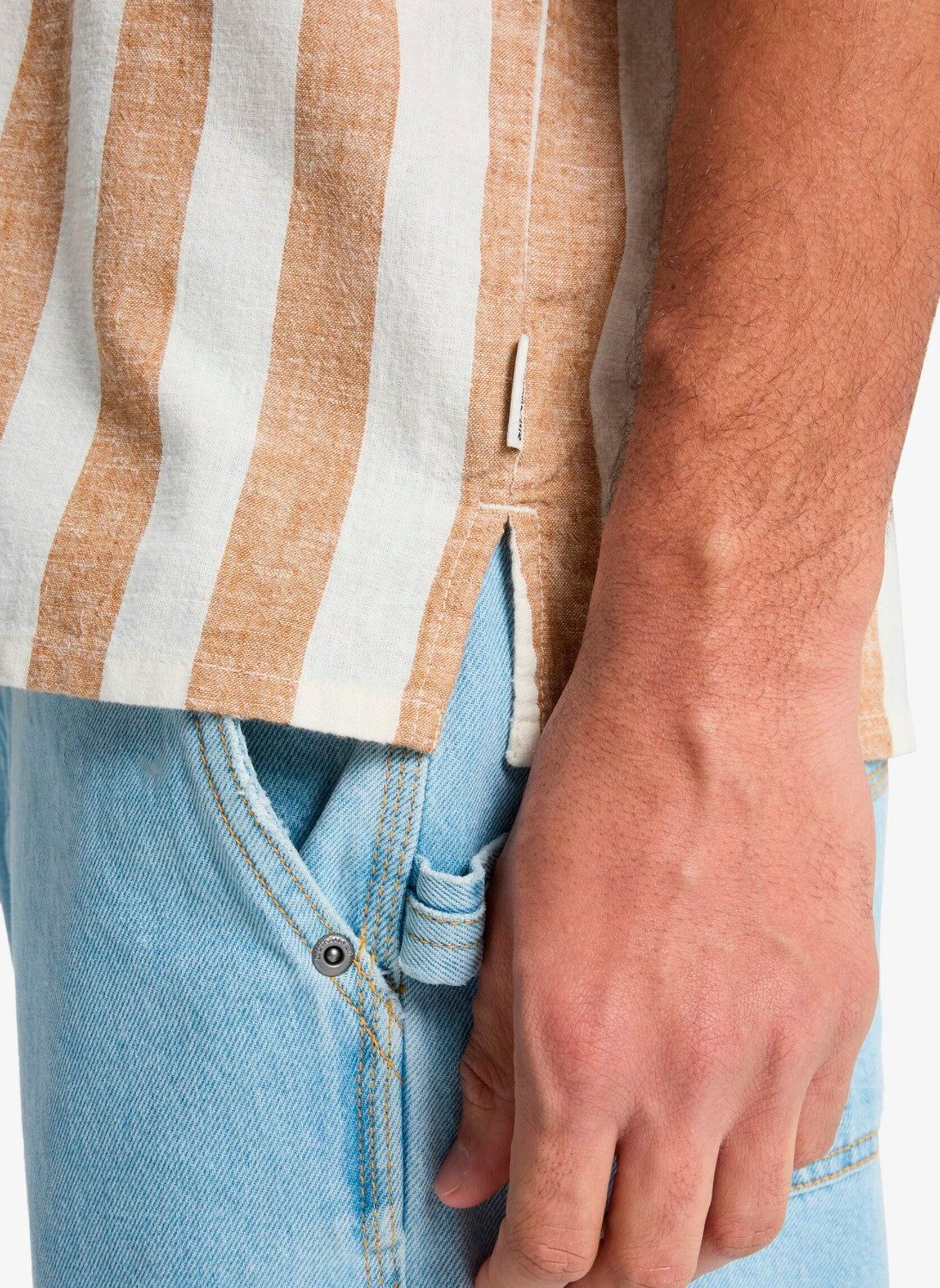 Hemden Sunset Song Ss heren beige Quiksilver Hemden Sunset Song Ss heren beige BONE WHITE STRIPES SUNSET