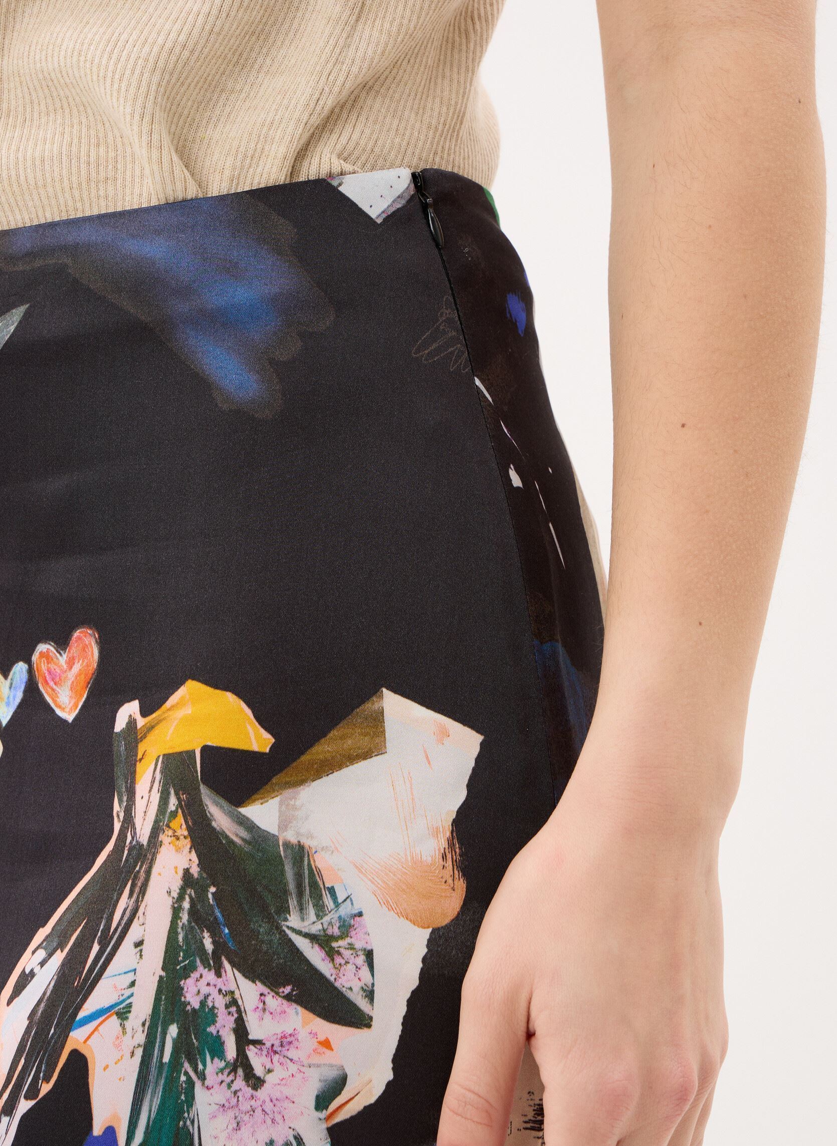 Jupes mi-longues Fal Vent Arty femme noir Desigual Jupes mi-longues Fal Vent Arty femme noir Noir