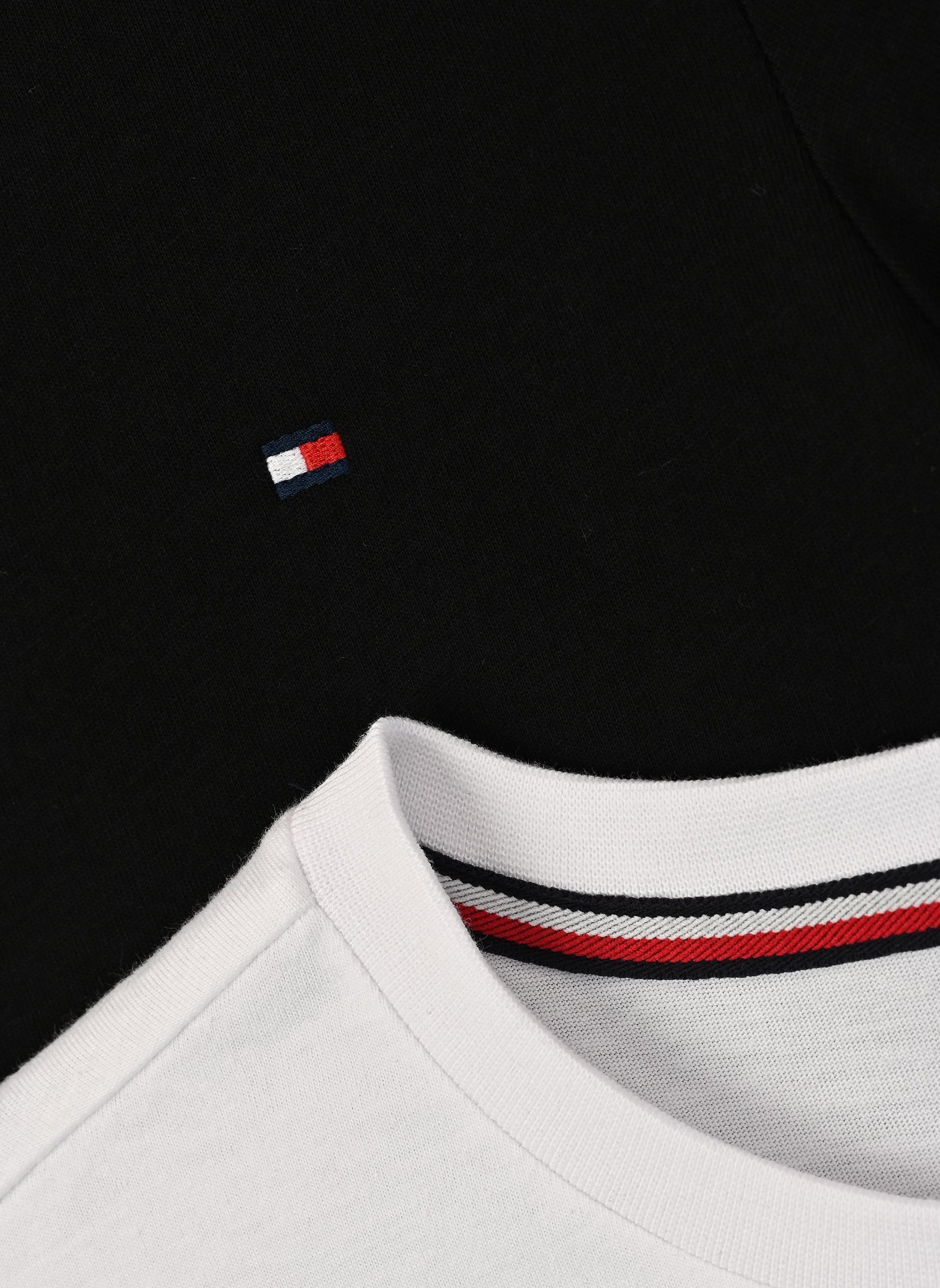 Tee-shirts manches courtes Lot De 2 T-Shirts En Coton Col Rond UB0U garçon noir Tommy Hilfiger Tee-shirts manches courtes Lot De 2 T-Shirts En Coton Col Rond UB0U garçon noir BLACK / WHITE