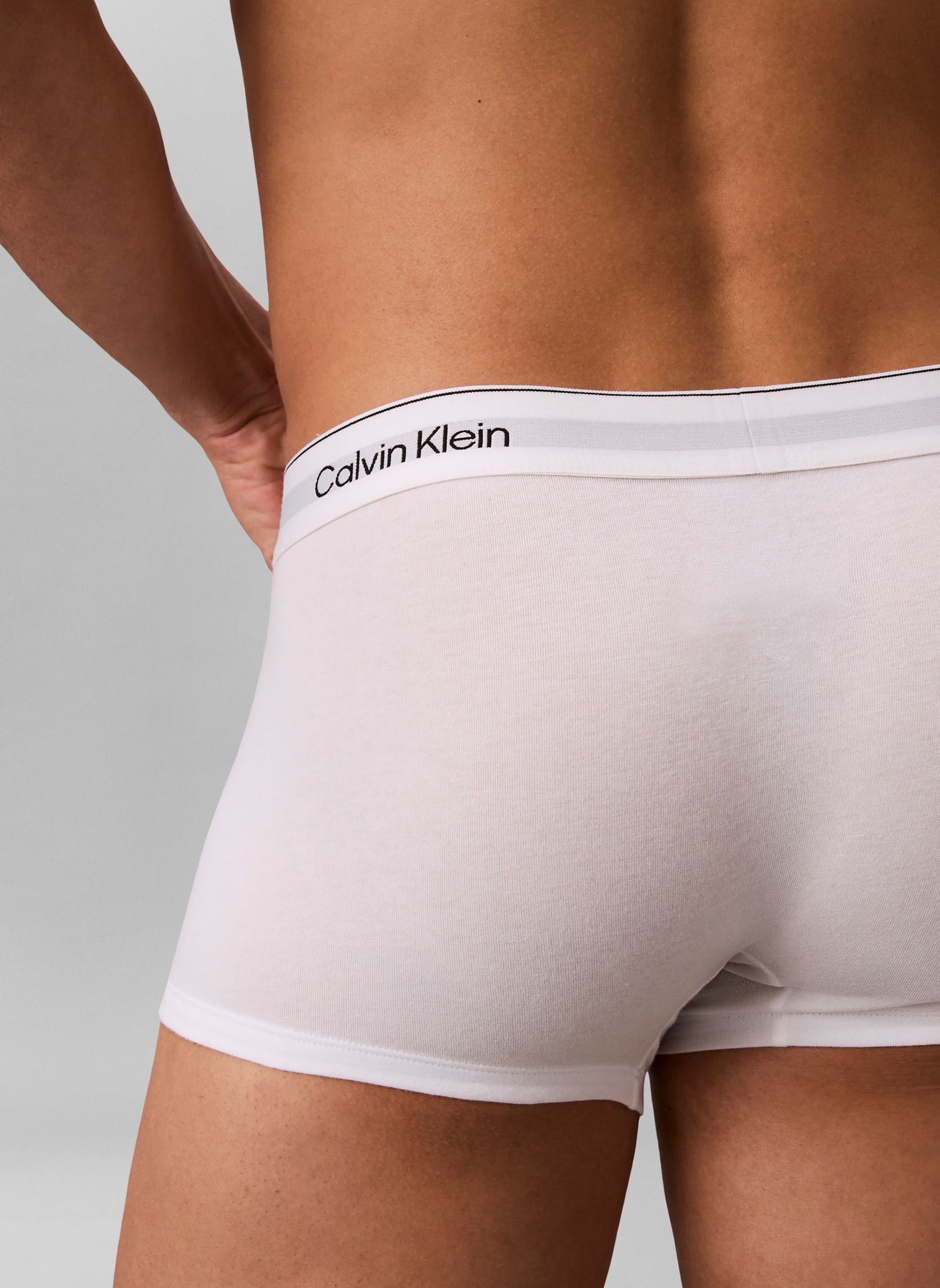 Boxers Lot de 5 boxers en coton LV00NB4390 homme blanc Calvin Klein Boxers Lot de 5 boxers en coton LV00NB4390 homme blanc BLACK W/ WHITE WB/WHITE/BLACK
