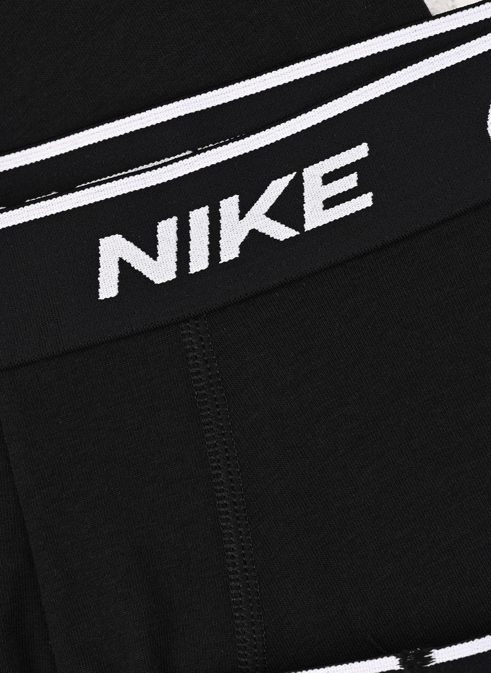 Sous-vêtements de sport Lot de 3 boxers Trunk en coton NQ00KE128 homme noir Nike Underwear Sous-vêtements de sport Lot de 3 boxers Trunk en coton NQ00KE128 homme noir BLACK/BLACK/BLACK
