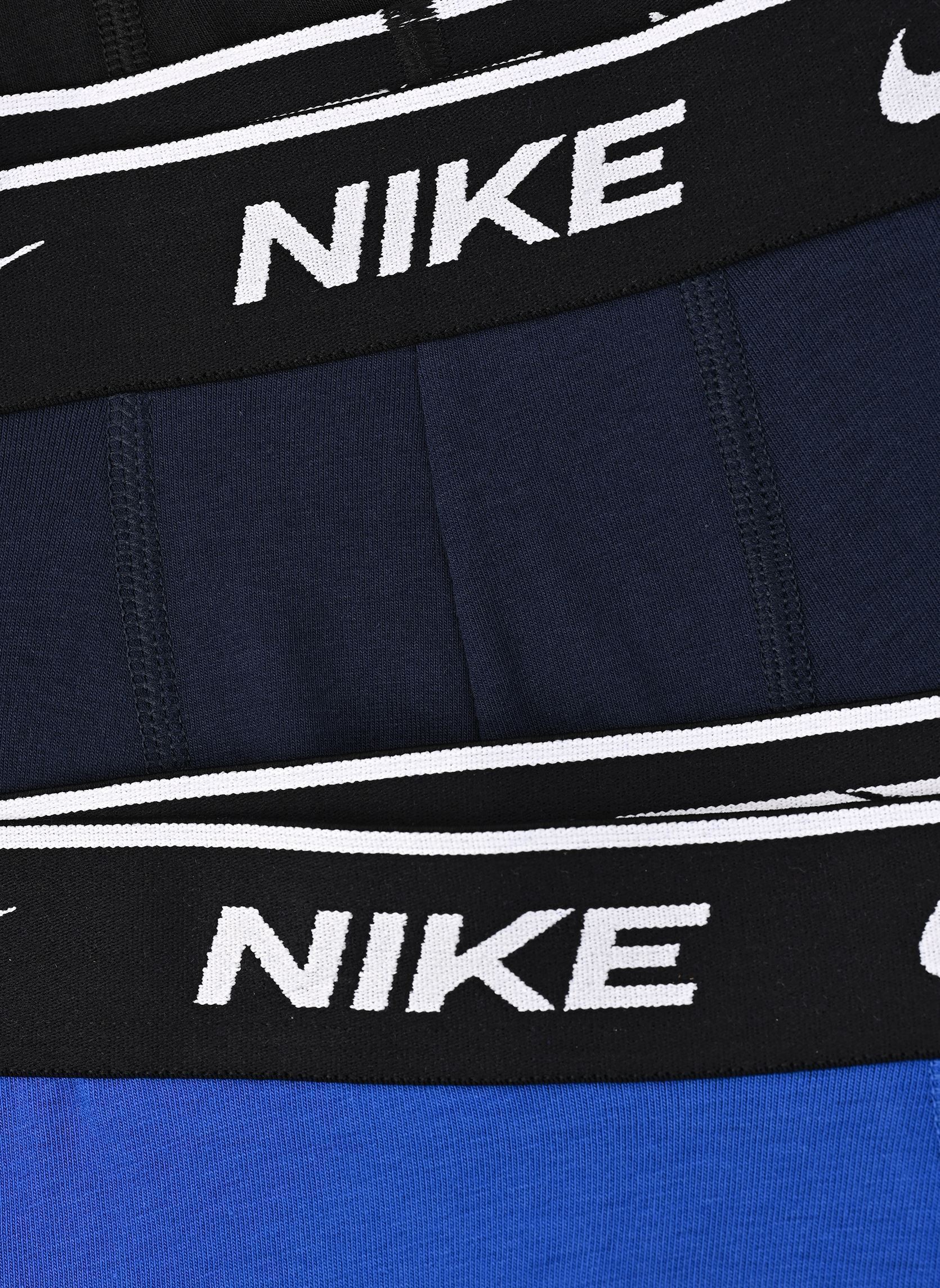 Sous-vêtements de sport Lot de 3 boxers Trunk en coton NQ00KE128 homme bleu Nike Underwear Sous-vêtements de sport Lot de 3 boxers Trunk en coton NQ00KE128 homme bleu OBSIDIAN/GAME ROYAL/BLACK