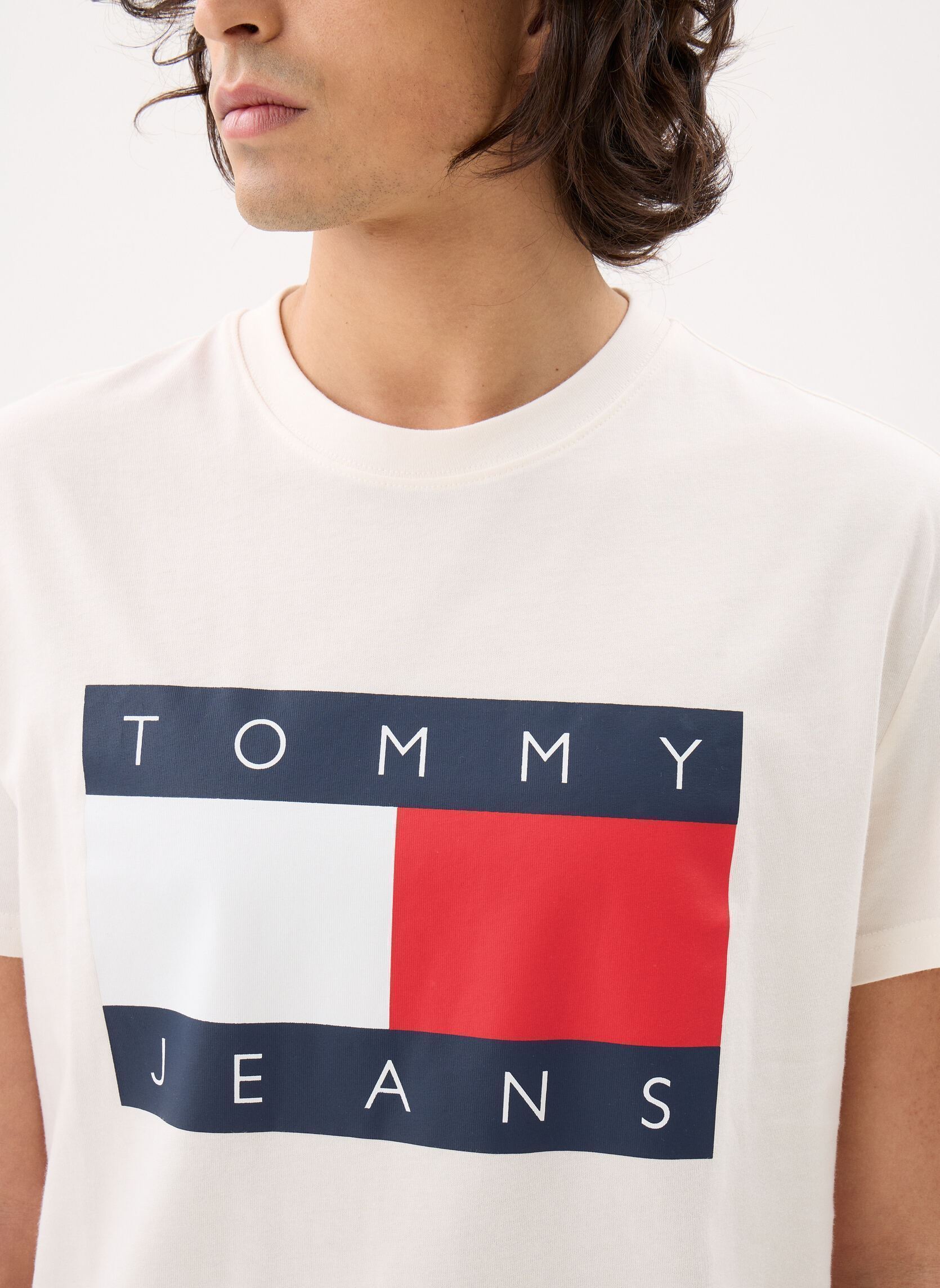 Tee-shirts Tjm Reg Big Flag Ss DM0DM22645 homme blanc Tommy Jeans Tee-shirts Tjm Reg Big Flag Ss DM0DM22645 homme blanc ANCIENT WHITE