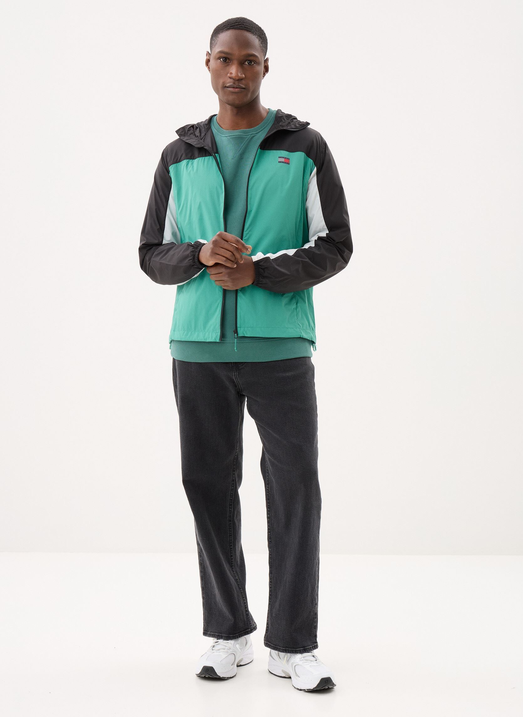Vestes coupe-vents Tjm Outdoor Shell Ja DM0DM23112 homme vert Tommy Jeans Vestes coupe-vents Tjm Outdoor Shell Ja DM0DM23112 homme vert BAHAMA GREEN MULTI