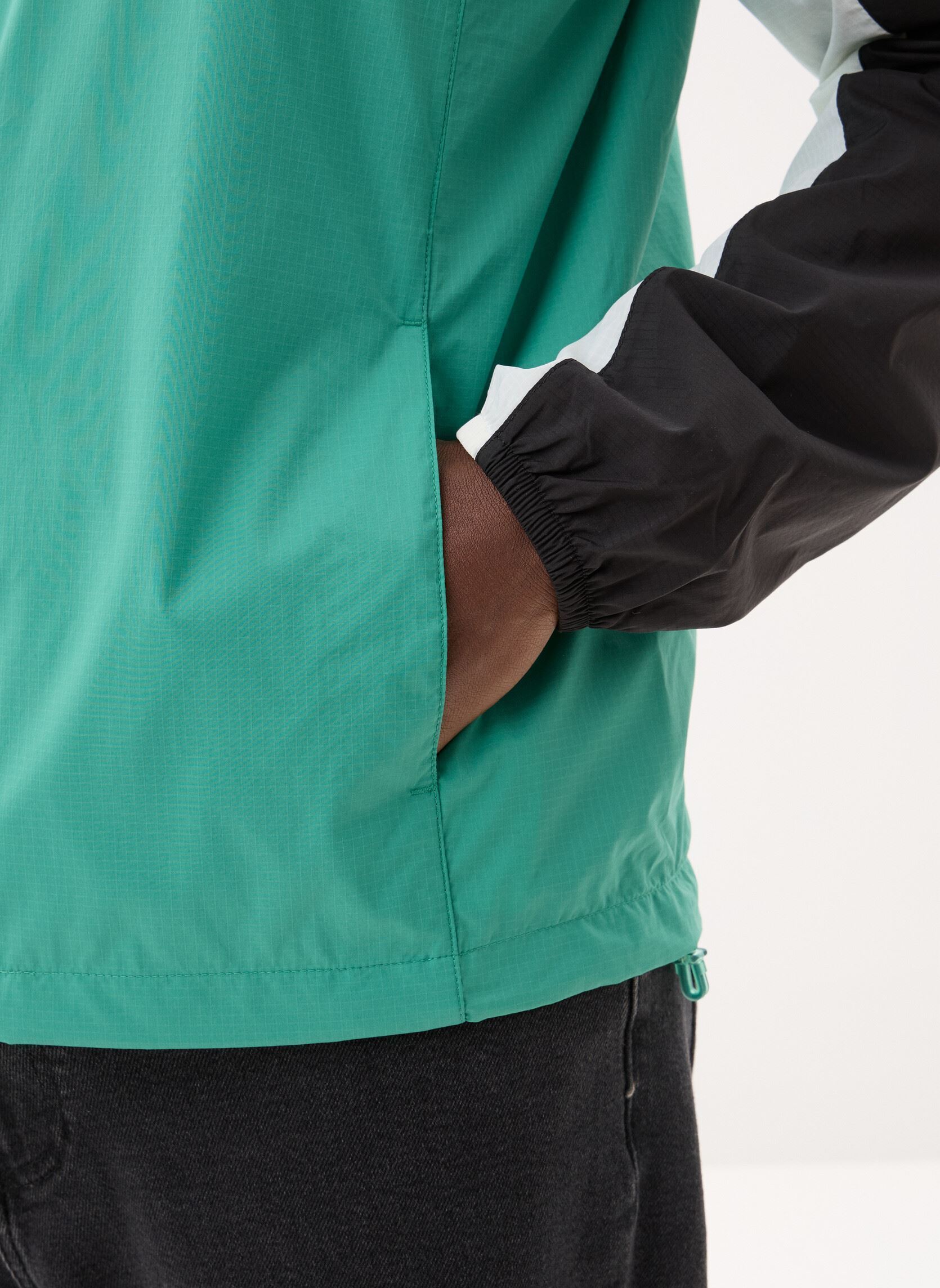 Vestes coupe-vents Tjm Outdoor Shell Ja DM0DM23112 homme vert Tommy Jeans Vestes coupe-vents Tjm Outdoor Shell Ja DM0DM23112 homme vert BAHAMA GREEN MULTI