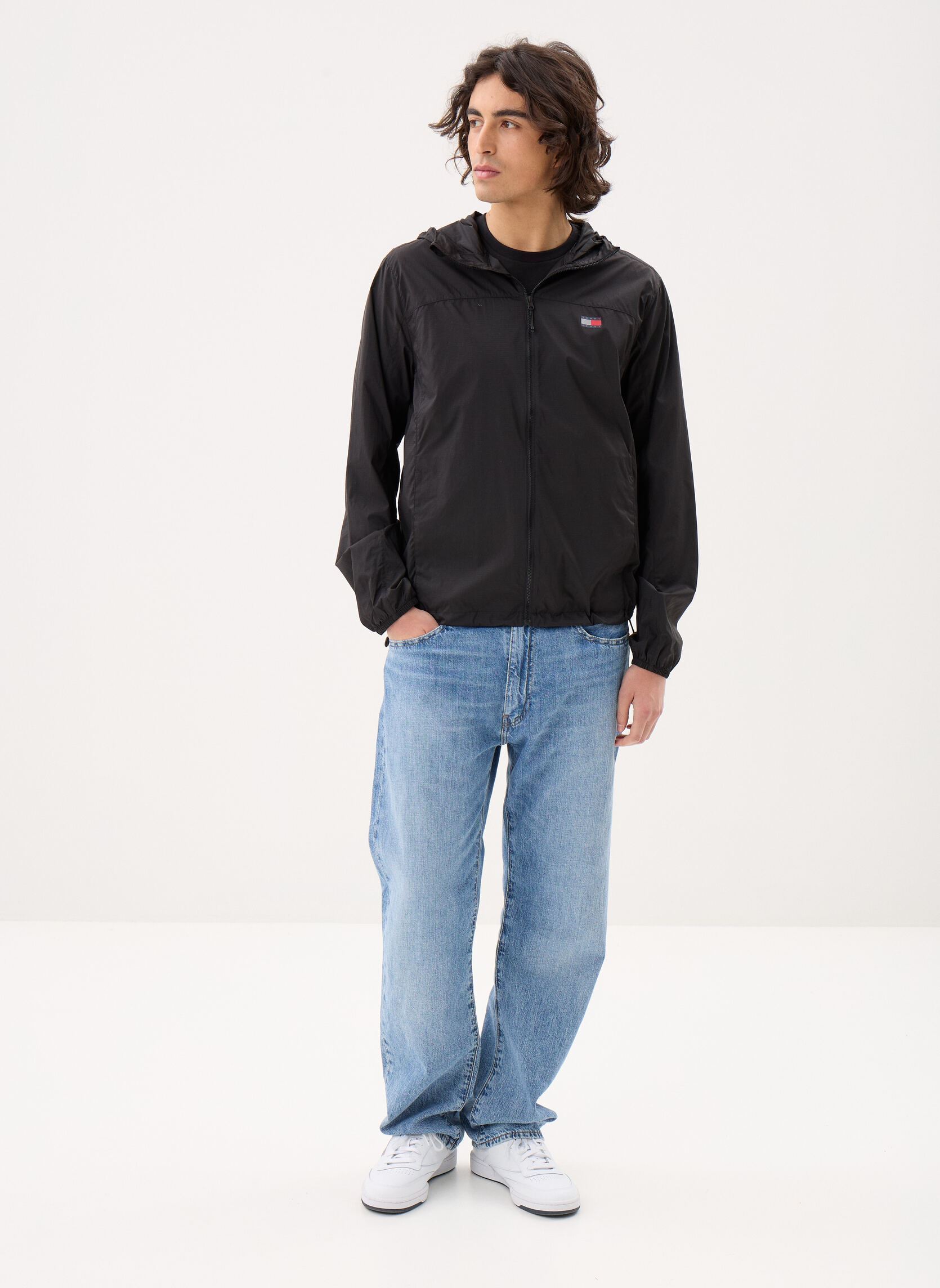 Windjacks Tjm Outdoor Shell Ja DM0DM23112 heren zwart Tommy Jeans Windjacks Tjm Outdoor Shell Ja DM0DM23112 heren zwart BLACK