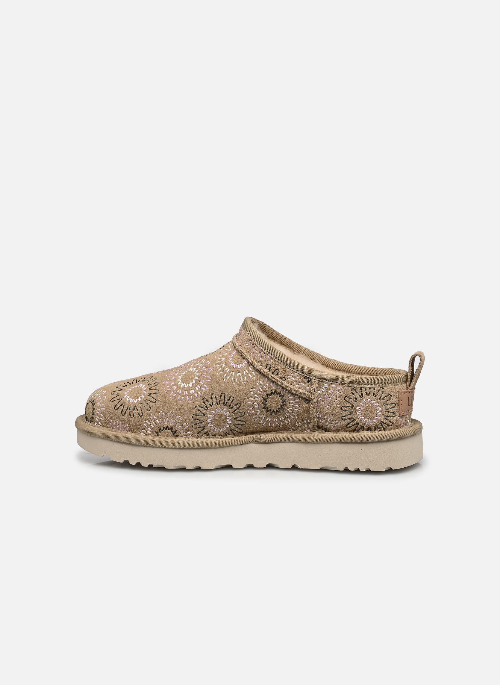 Bottines basses W Classic Micro Sun Stitch femme beige UGG Bottines basses W Classic Micro Sun Stitch femme beige MUSTARD SEED