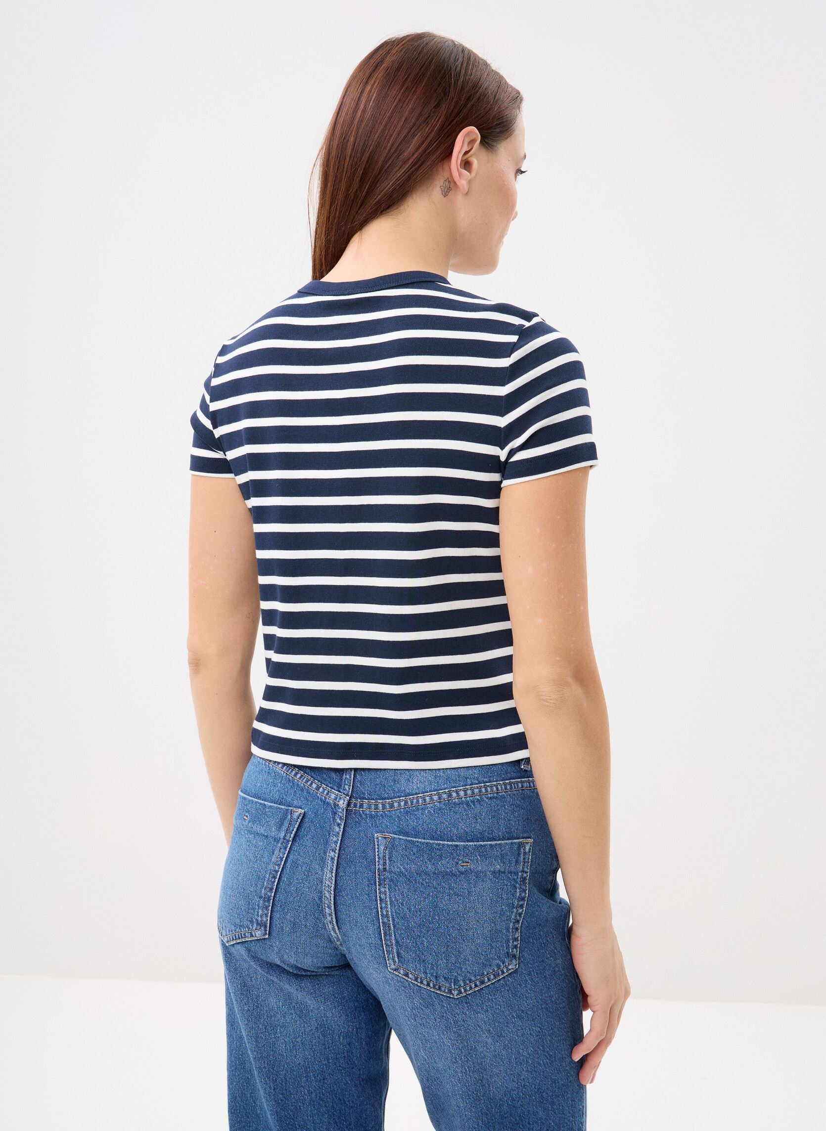Tee-shirts manches courtes Gold Button Slim Gilet femme noir Tommy Hilfiger Tee-shirts manches courtes Gold Button Slim Gilet femme noir BRETON STRIPE DARK NIGHT / ECR
