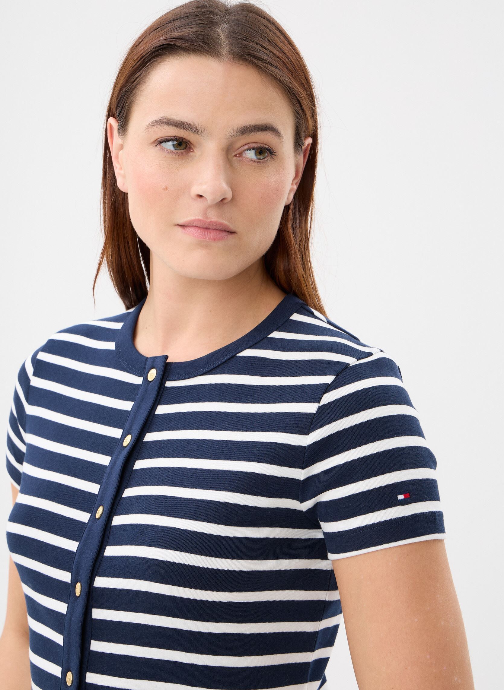 Tee-shirts manches courtes Gold Button Slim Gilet femme noir Tommy Hilfiger Tee-shirts manches courtes Gold Button Slim Gilet femme noir BRETON STRIPE DARK NIGHT / ECR
