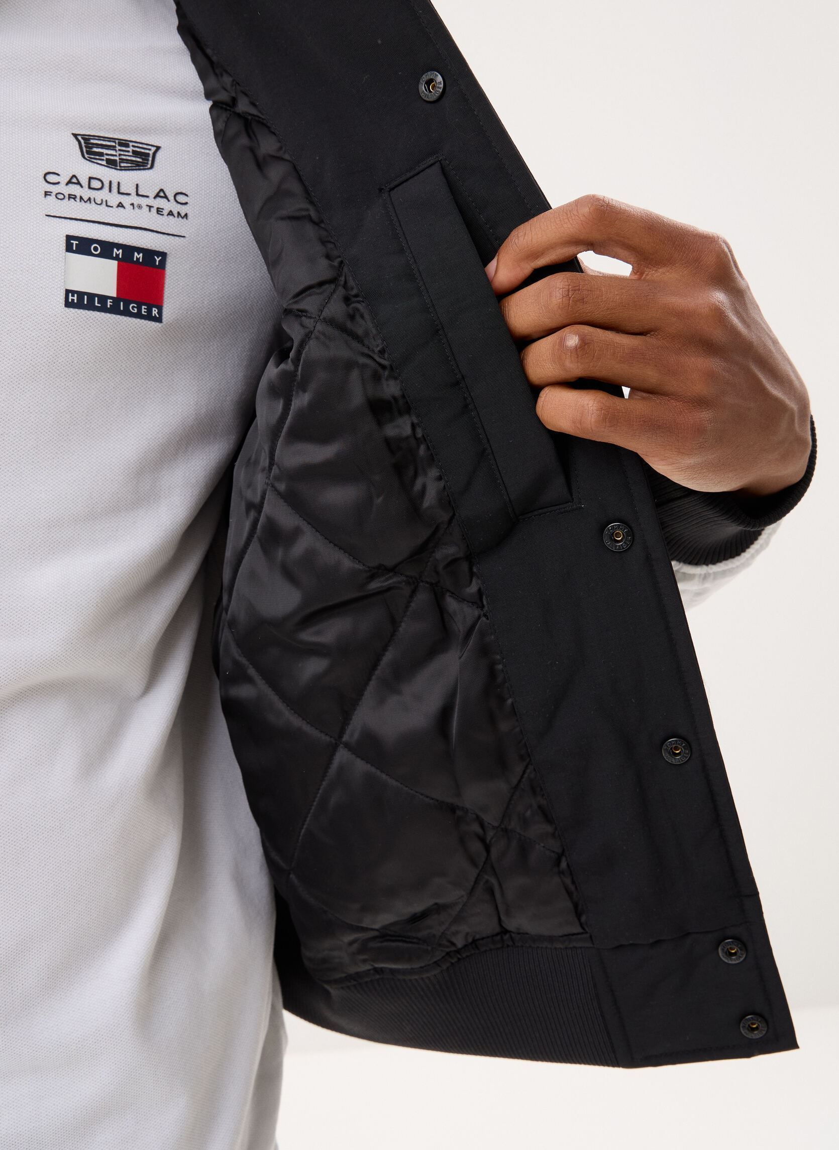 Bomberjacken Th X Cf1 Script Vars schwarz Tommy Hilfiger Bomberjacken Th X Cf1 Script Vars schwarz BLACK / WHITE