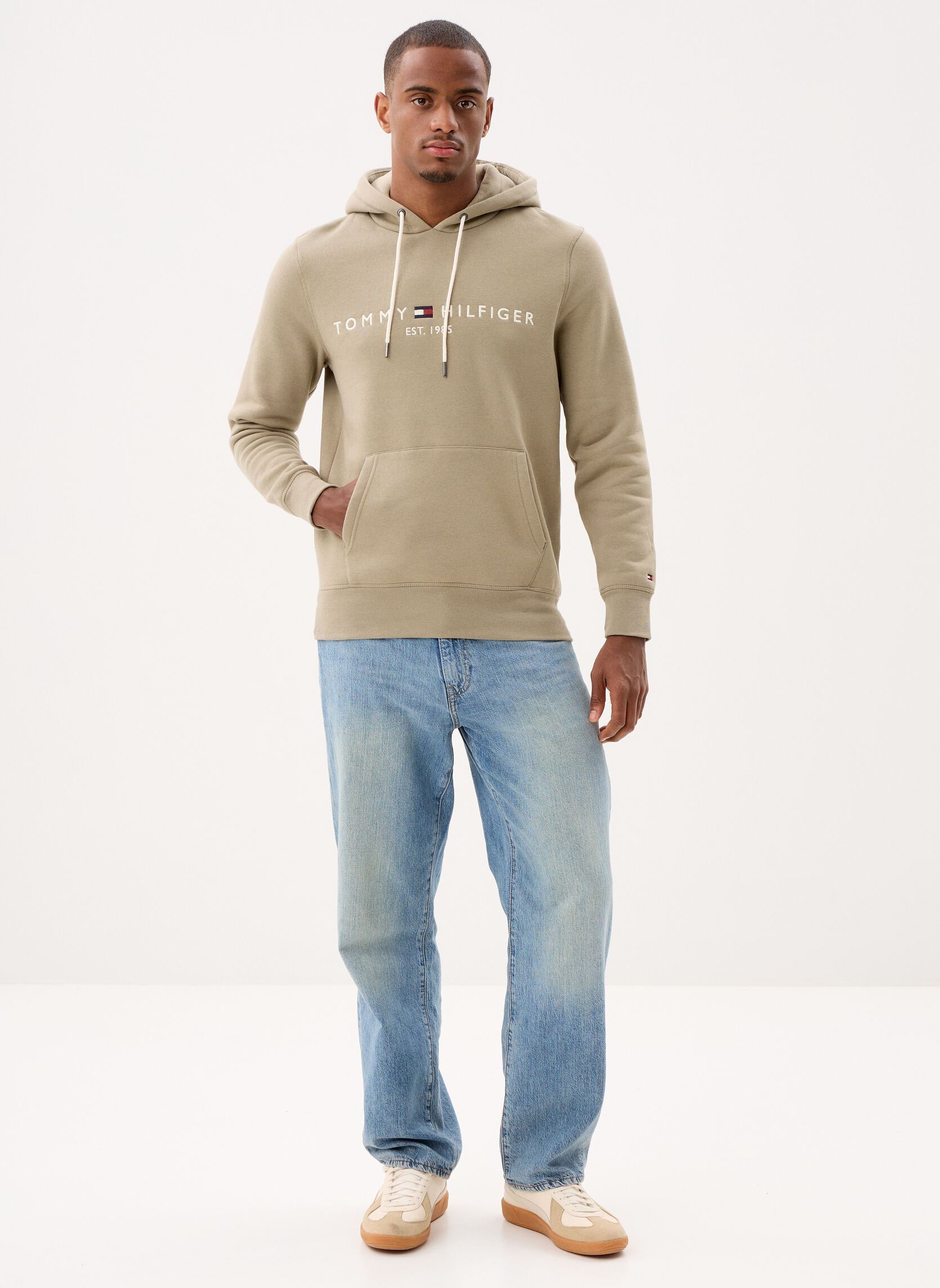 Sweats à capuche Tommy Logo Hoodie homme beige Tommy Hilfiger Sweats à capuche Tommy Logo Hoodie homme beige KEYSTONE
