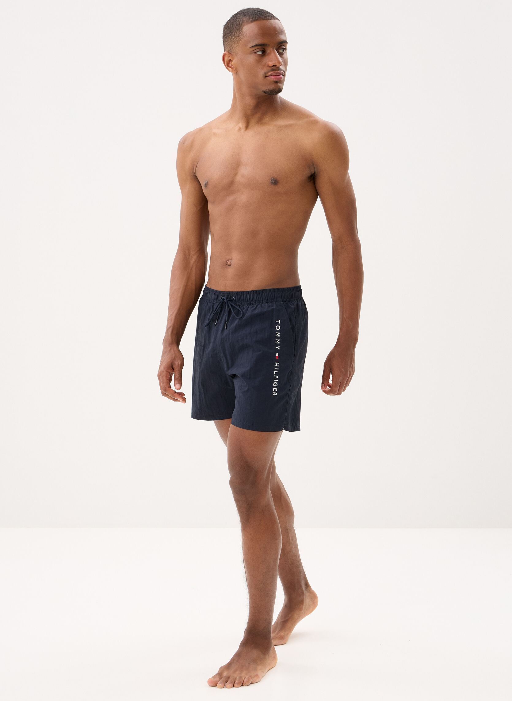 Shorts de bain Medium Drawstring Zi UM0UM03748 homme bleu Tommy Hilfiger Shorts de bain Medium Drawstring Zi UM0UM03748 homme bleu DESERT SKY