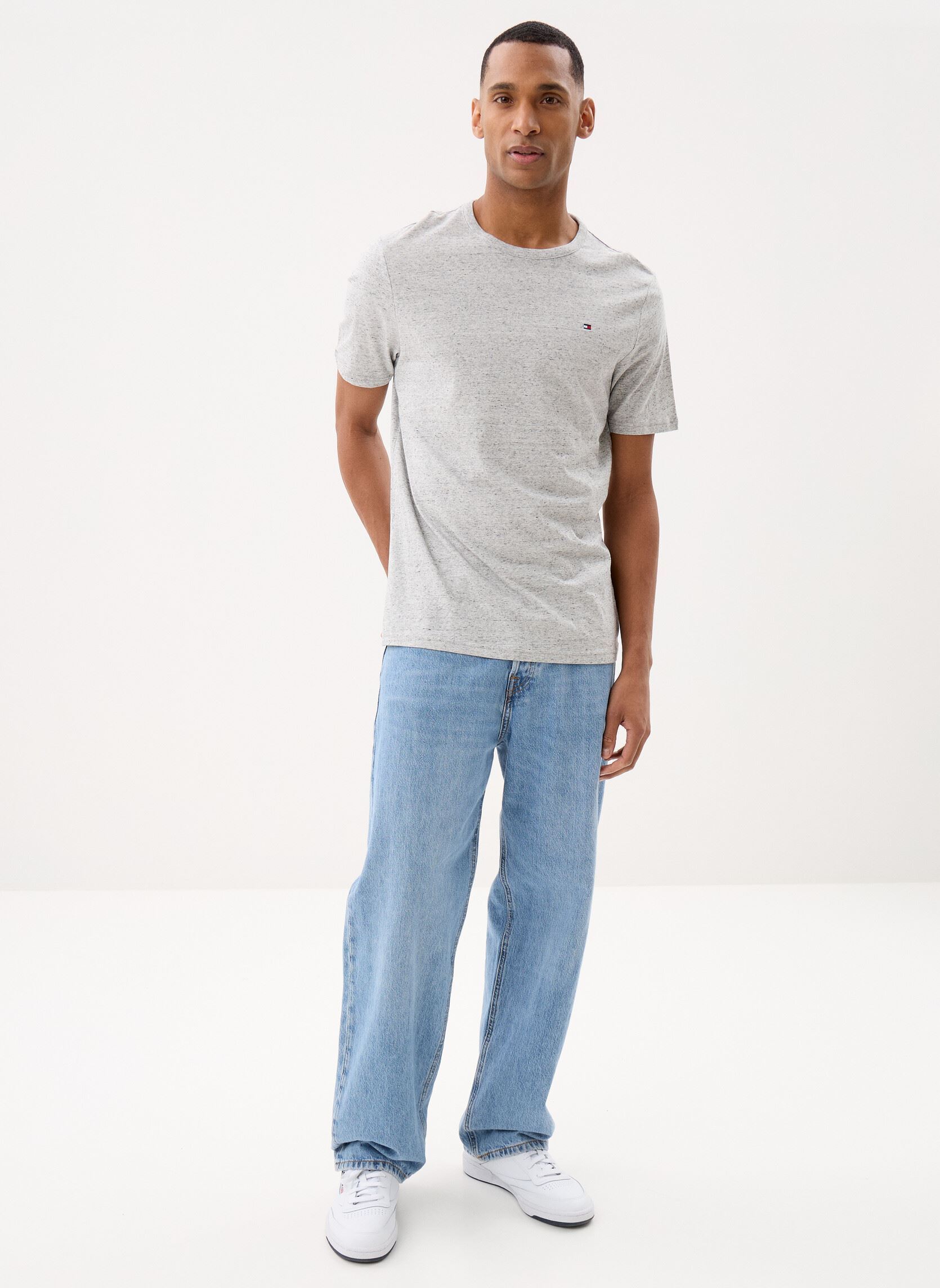 Tee-shirts manches courtes Lot De 3 T-Shirts En Coton Col Rond UM0U homme gris Tommy Hilfiger Tee-shirts manches courtes Lot De 3 T-Shirts En Coton Col Rond UM0U homme gris GREY HEATHER/BLACK/WHITE