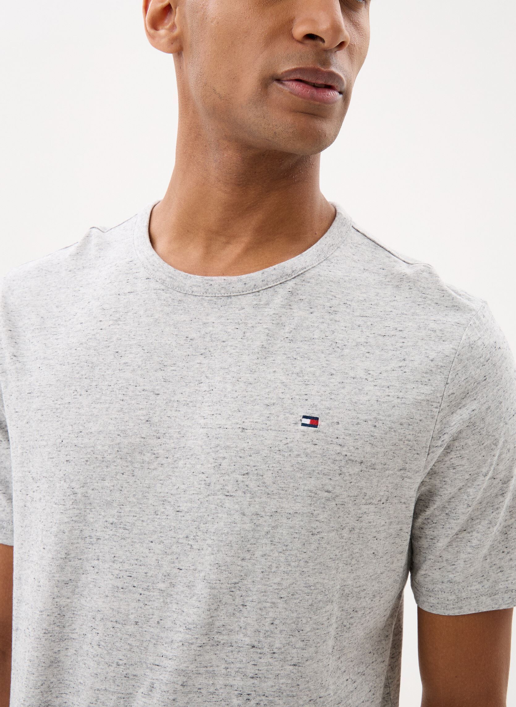 Tee-shirts manches courtes Lot De 3 T-Shirts En Coton Col Rond UM0U homme gris Tommy Hilfiger Tee-shirts manches courtes Lot De 3 T-Shirts En Coton Col Rond UM0U homme gris GREY HEATHER/BLACK/WHITE