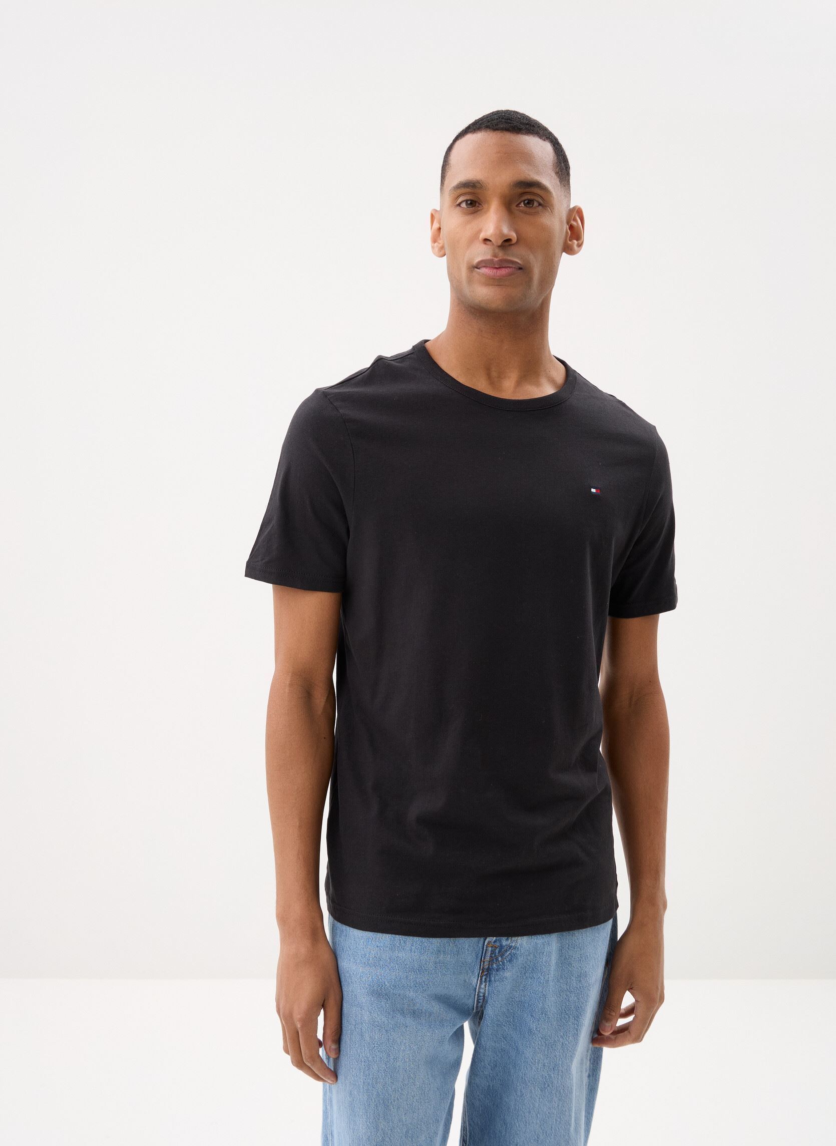 Tee-shirts manches courtes Lot De 3 T-Shirts En Coton Col Rond UM0U homme gris Tommy Hilfiger Tee-shirts manches courtes Lot De 3 T-Shirts En Coton Col Rond UM0U homme gris GREY HEATHER/BLACK/WHITE