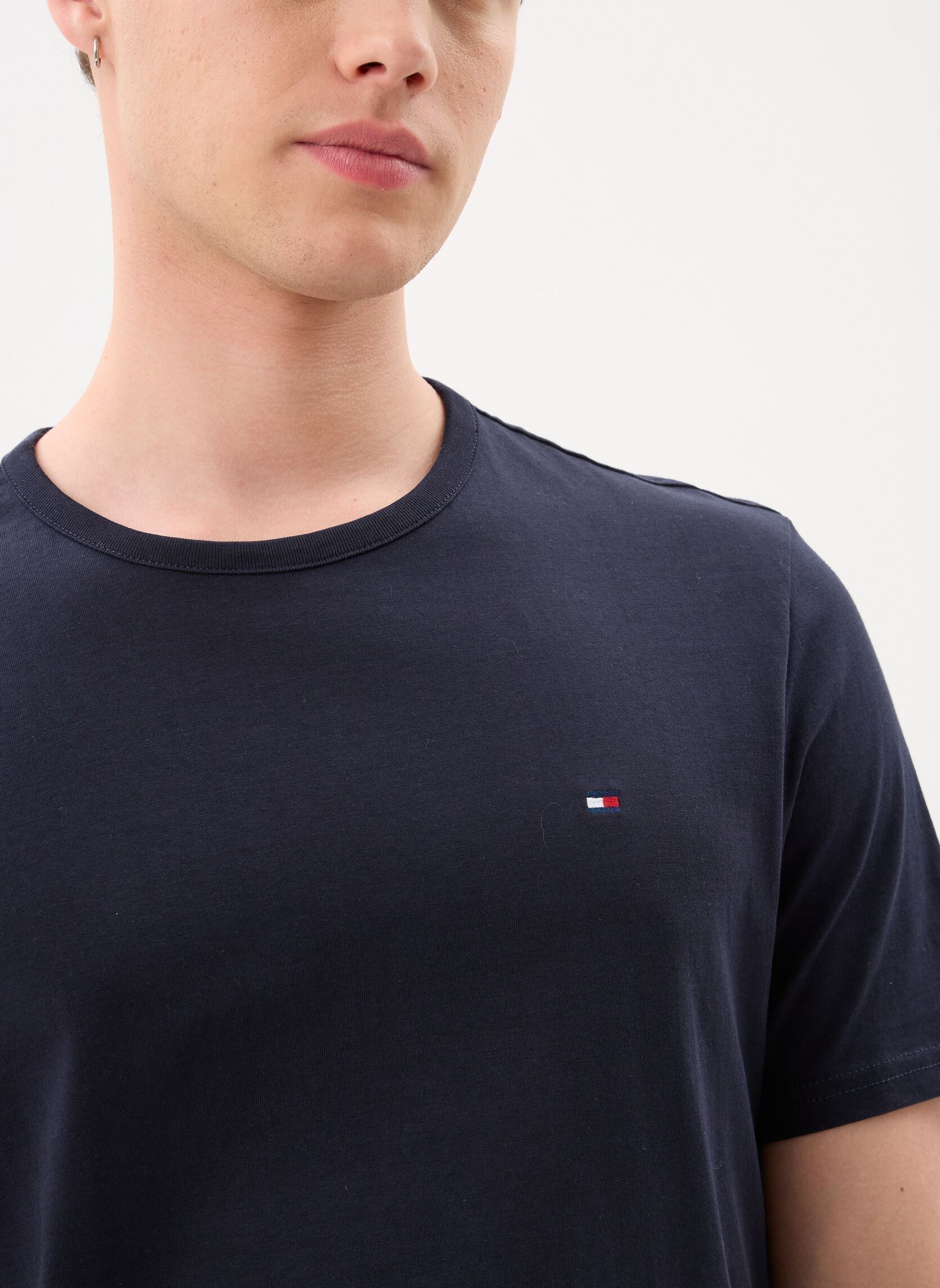 Tee-shirts manches courtes Lot De 3 T-Shirts En Coton Col Rond UM0U homme bleu Tommy Hilfiger Tee-shirts manches courtes Lot De 3 T-Shirts En Coton Col Rond UM0U homme bleu DESERT SKY/DESERT SKY/DESERT S