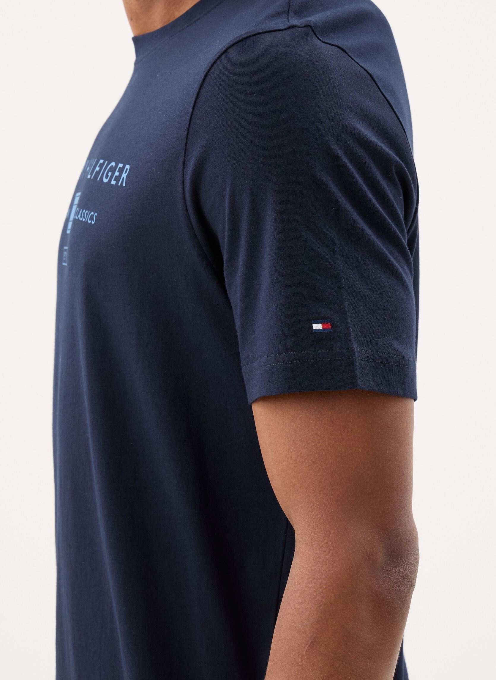 Tee-shirts manches courtes Brand Love Mono Stac homme bleu Tommy Hilfiger Tee-shirts manches courtes Brand Love Mono Stac homme bleu DESERT SKY