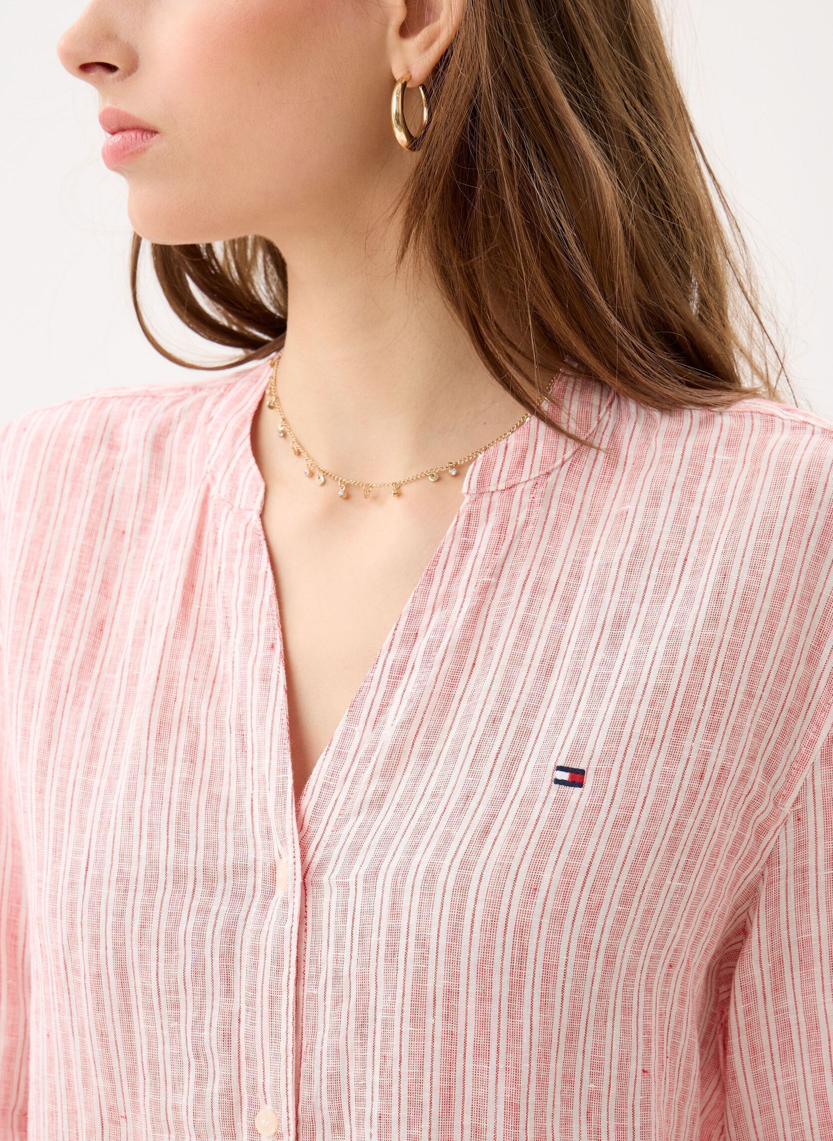 Chemises manches longues Ess Linen Collarless WW0WW48926 femme rouge Tommy Hilfiger Chemises manches longues Ess Linen Collarless WW0WW48926 femme rouge CHALK STP ECRU FIREWORKS