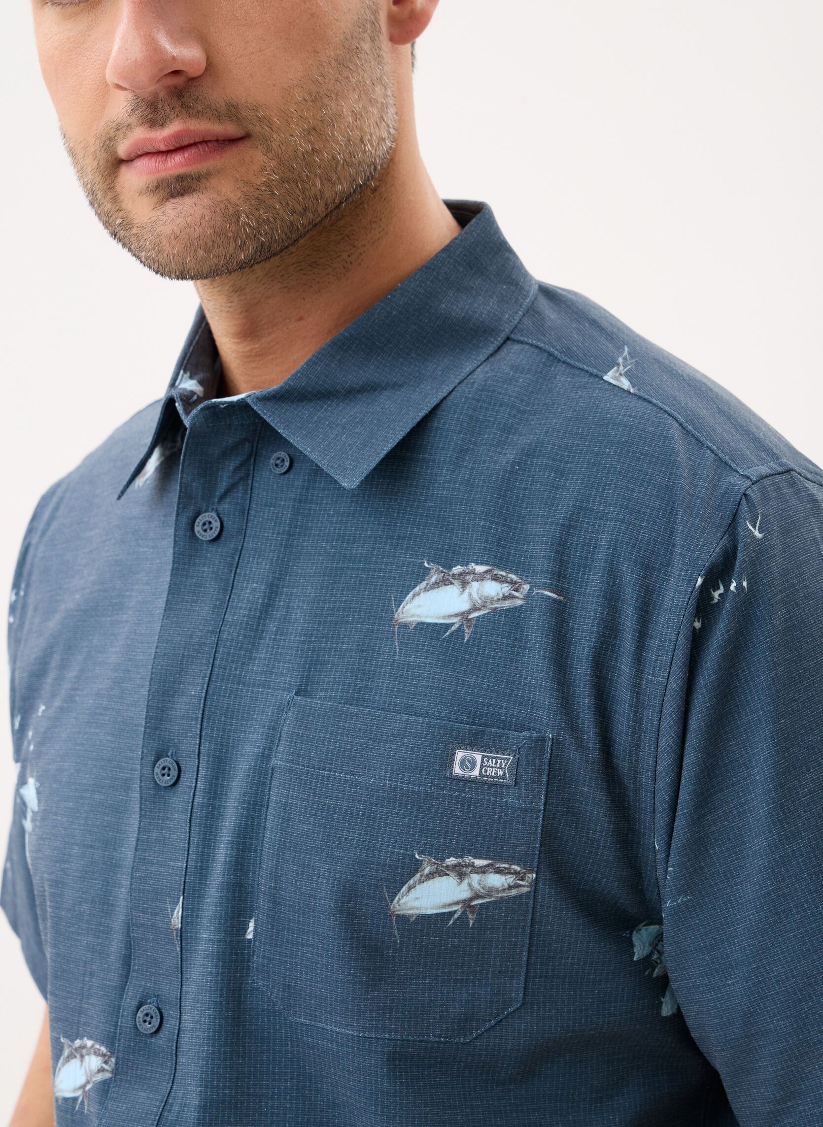 Chemises Breezer Perf Button Up Shirt homme bleu Salty Crew Chemises Breezer Perf Button Up Shirt homme bleu MIDNIGHT NAVY