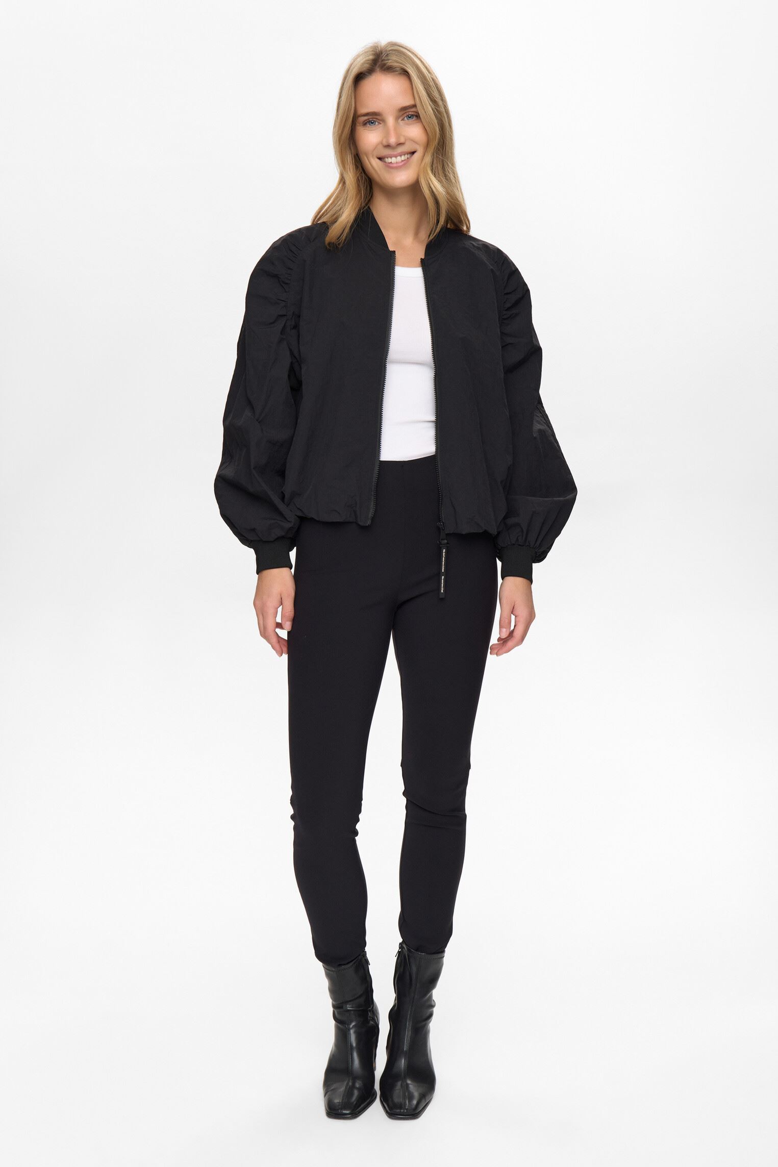 Vestes en jean Nubolina Jacket femme noir Nümph Vestes en jean Nubolina Jacket femme noir Caviar