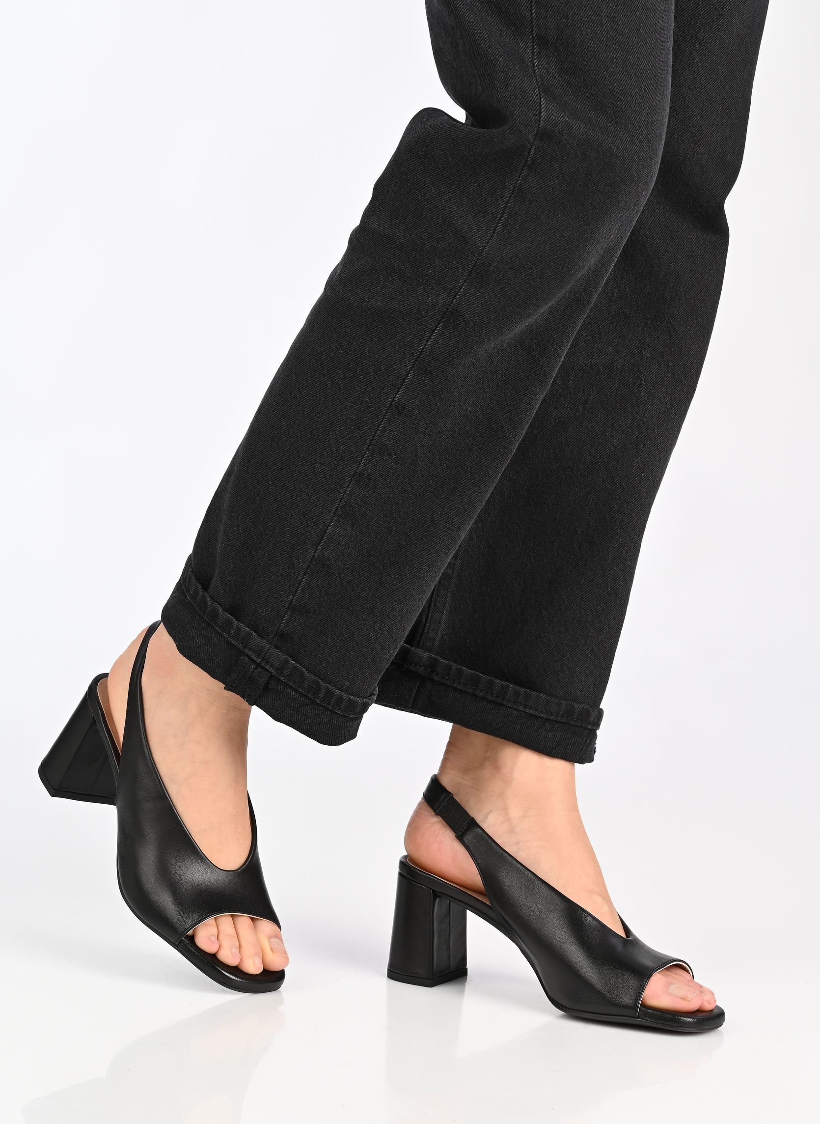 Sandales MONDY_26_NTO femme noir Unisa Sandales MONDY_26_NTO femme noir Black