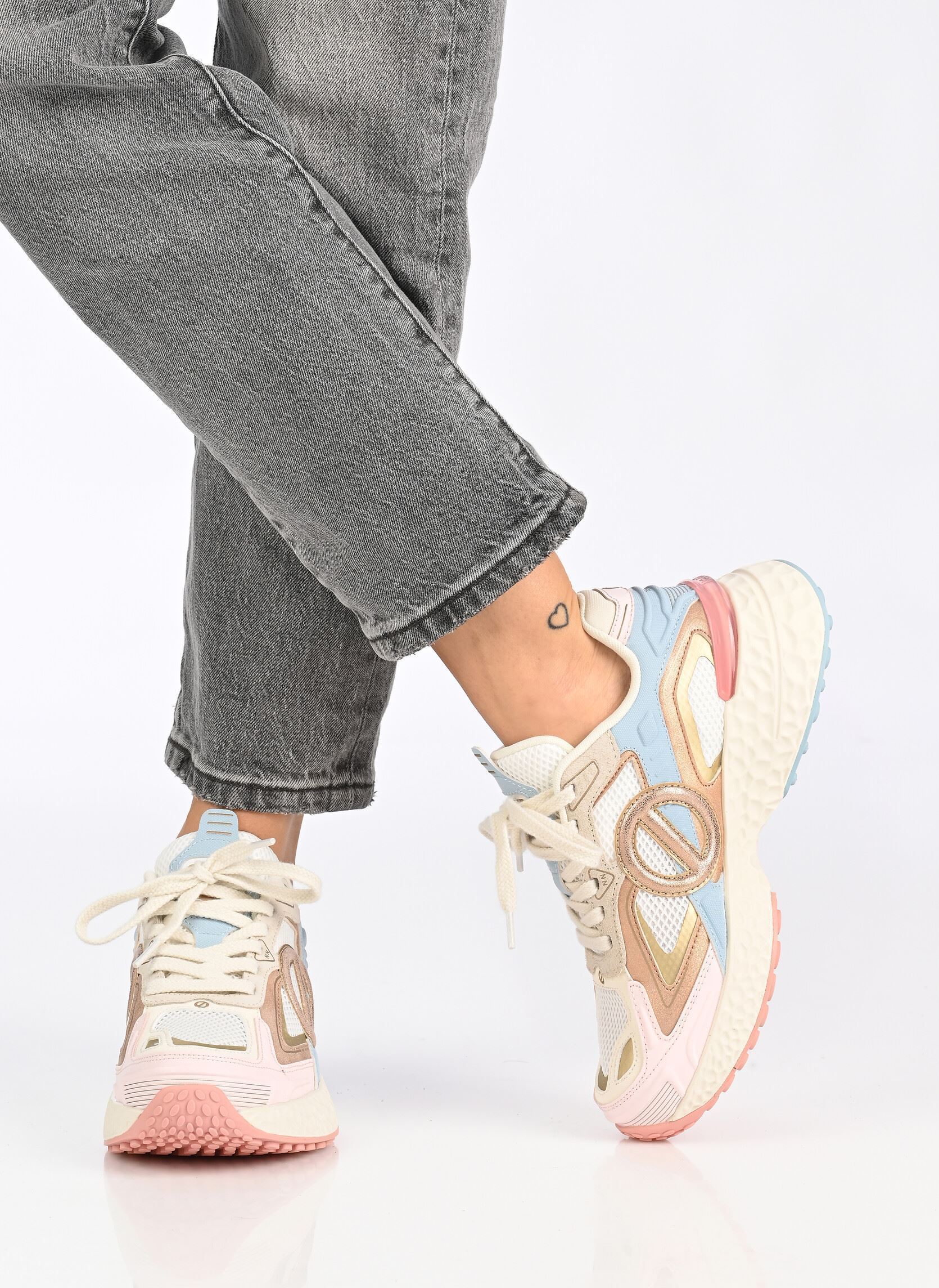 Baskets basses Carter 2.0 Tech femme multicolore No Name Baskets basses Carter 2.0 Tech femme multicolore O.WHITE/PINK/SKY