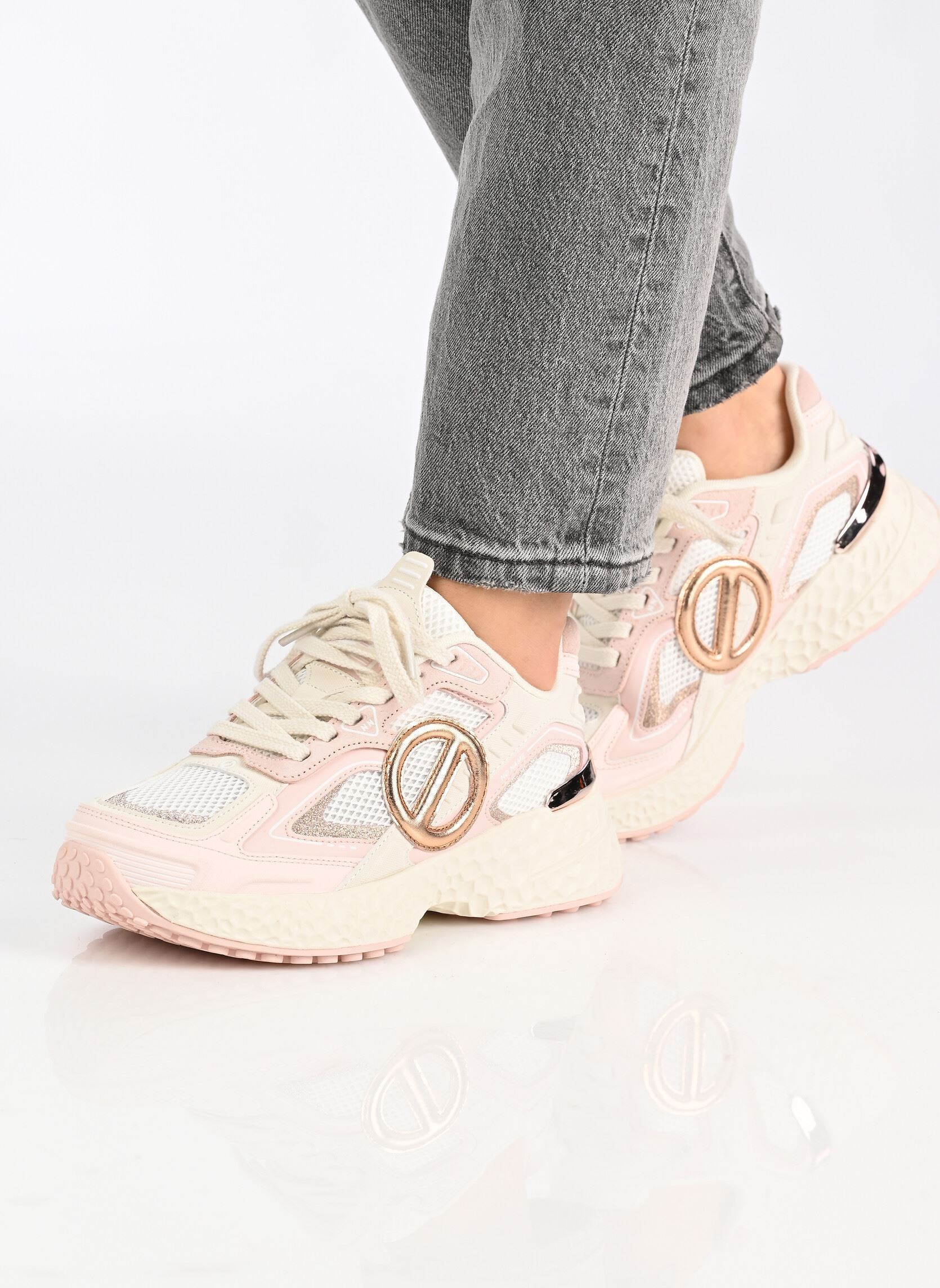 Baskets basses Carter 2.0 Tech femme multicolore No Name Baskets basses Carter 2.0 Tech femme multicolore O.WHITE/PINK/DOVE
