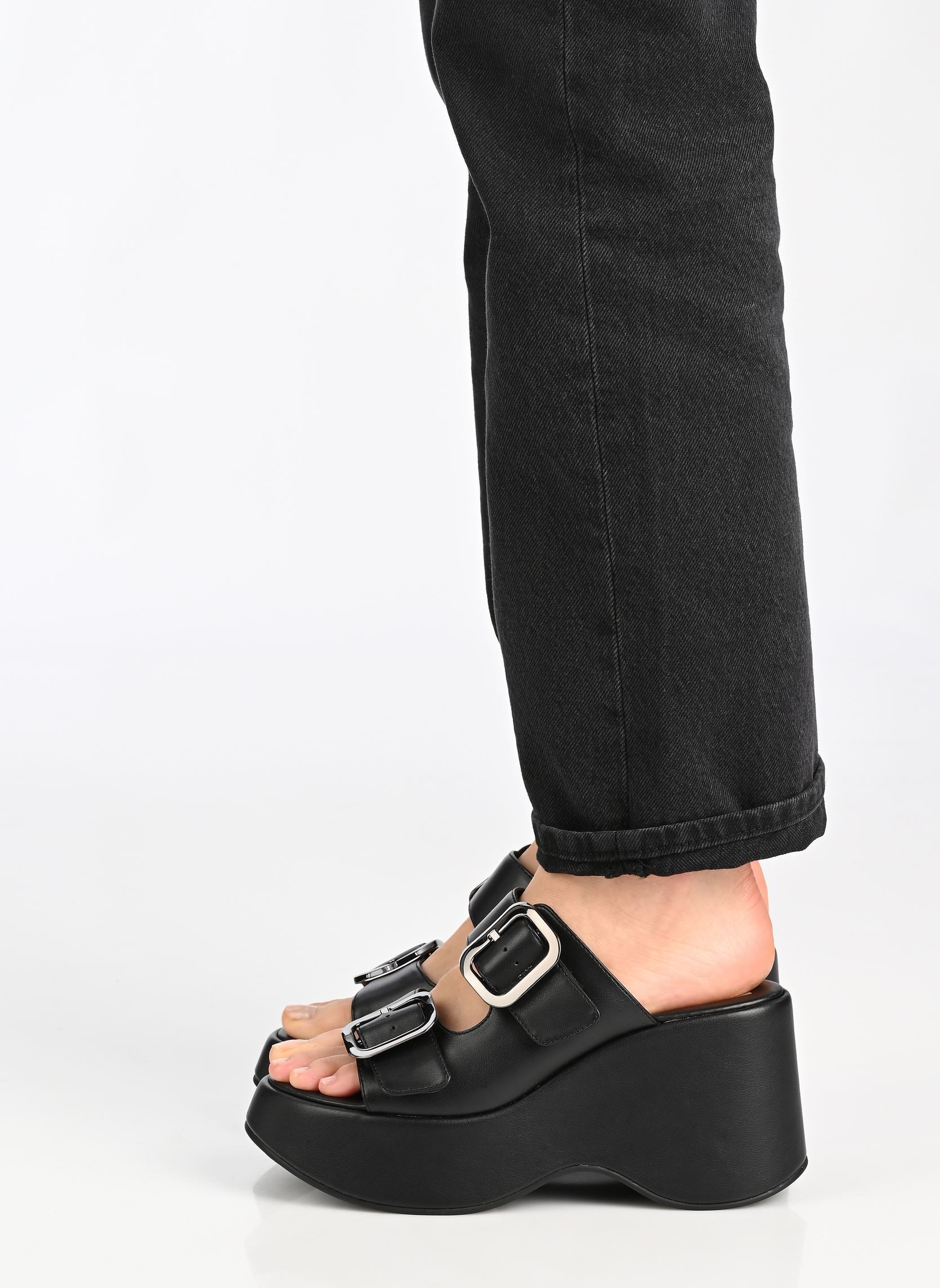 Mules et sabots Joy Ari femme noir Buffalo Mules et sabots Joy Ari femme noir Black
