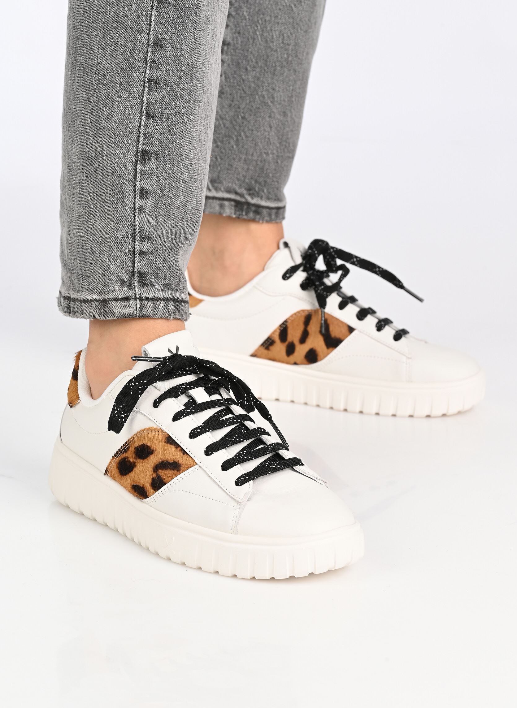 Niedrige Sneaker Riccardo W damen weiß Lloyd Niedrige Sneaker Riccardo W damen weiß WHITE/LEOPARD