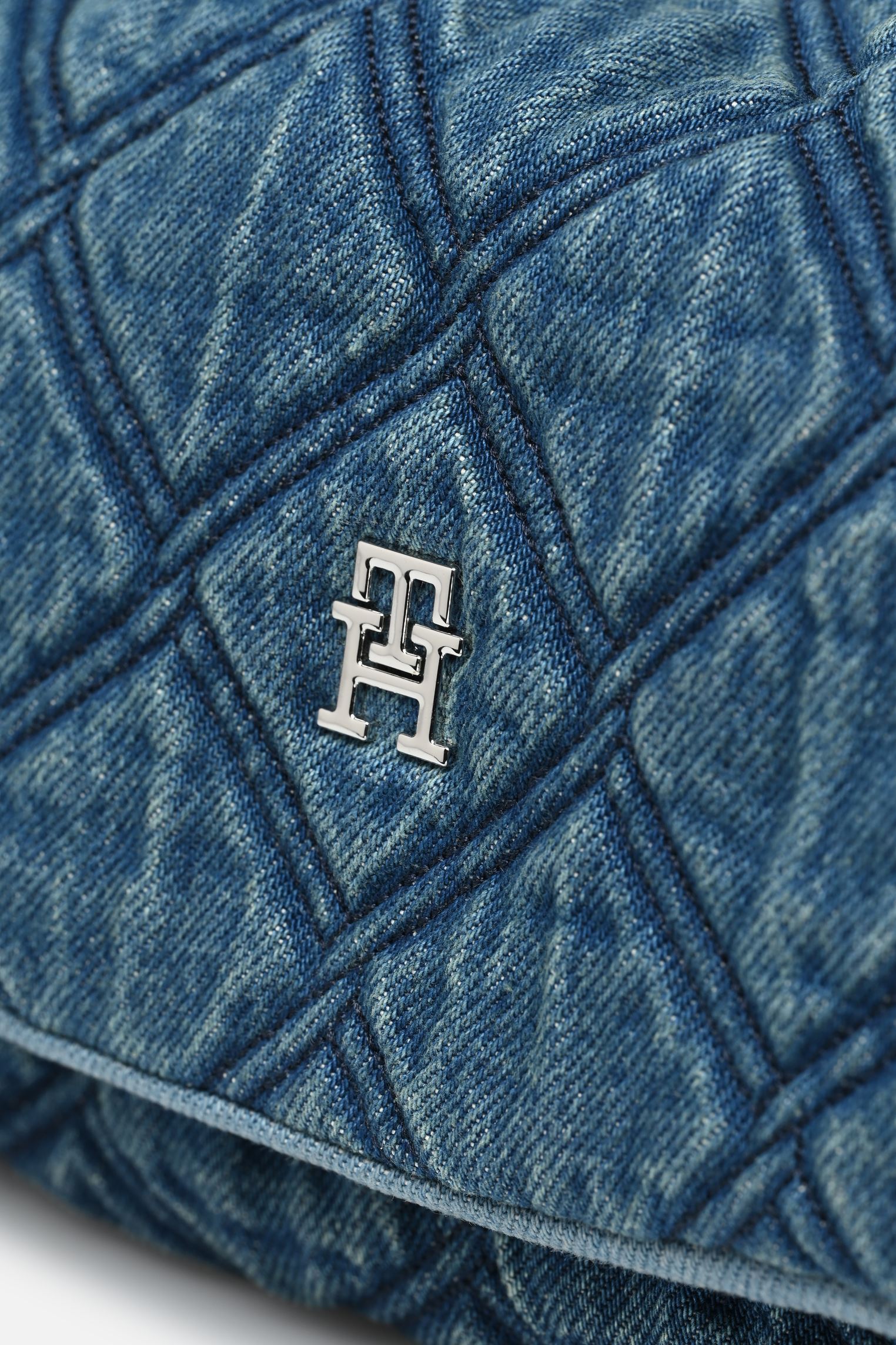 Sacs TH Feminine Shoulder Bag Denim femme bleu Tommy Hilfiger Sacs TH Feminine Shoulder Bag Denim femme bleu DENIM