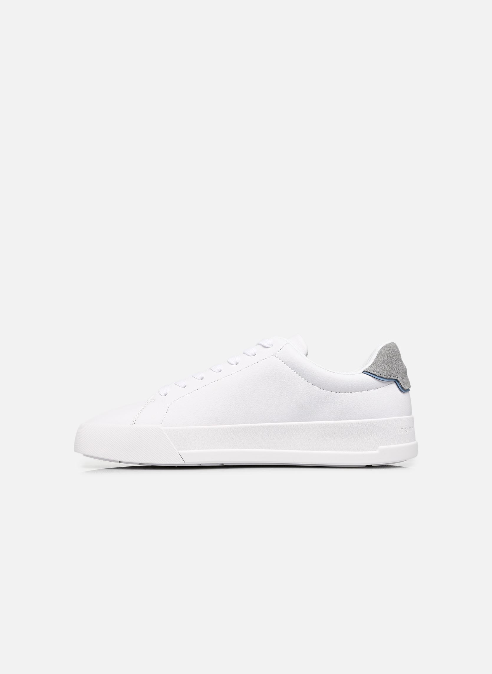 Baskets basses TH COURT CORE ESS LE homme blanc Tommy Hilfiger Baskets basses TH COURT CORE ESS LE homme blanc WHITE/UNIVERSAL GREY
