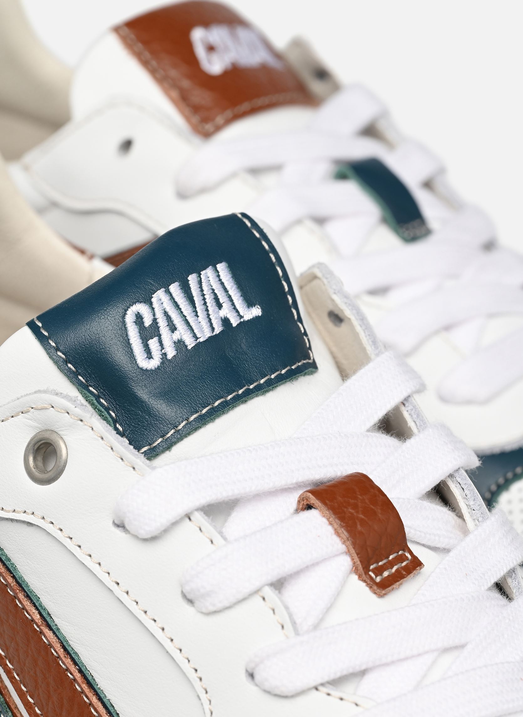 Baskets basses FLOW homme blanc Caval Baskets basses FLOW homme blanc FOREST CALL
