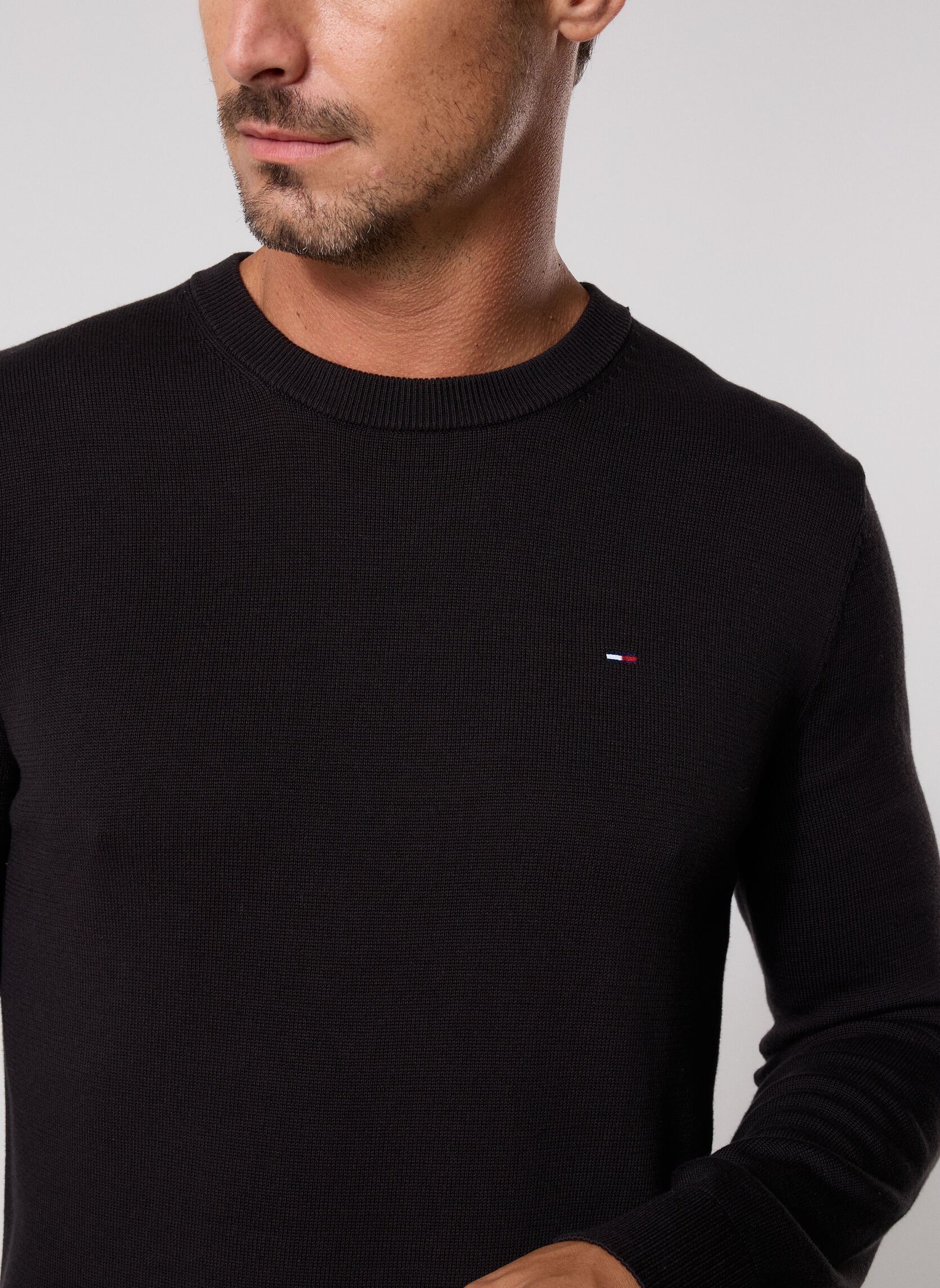 Pulls Tjm Slim Ess Light S homme noir Tommy Jeans Pulls Tjm Slim Ess Light S homme noir Black