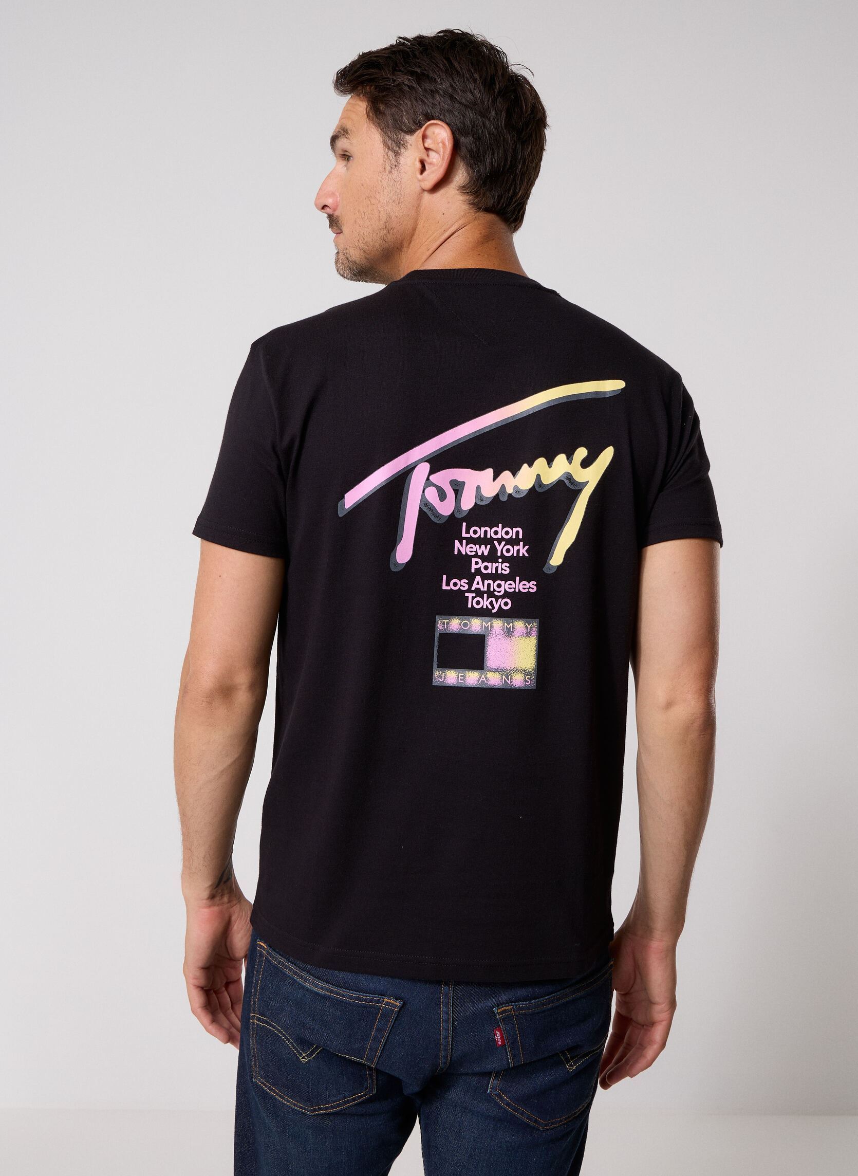 Tee-shirts Tjm Reg City Sign Ss homme noir Tommy Jeans Tee-shirts Tjm Reg City Sign Ss homme noir Black