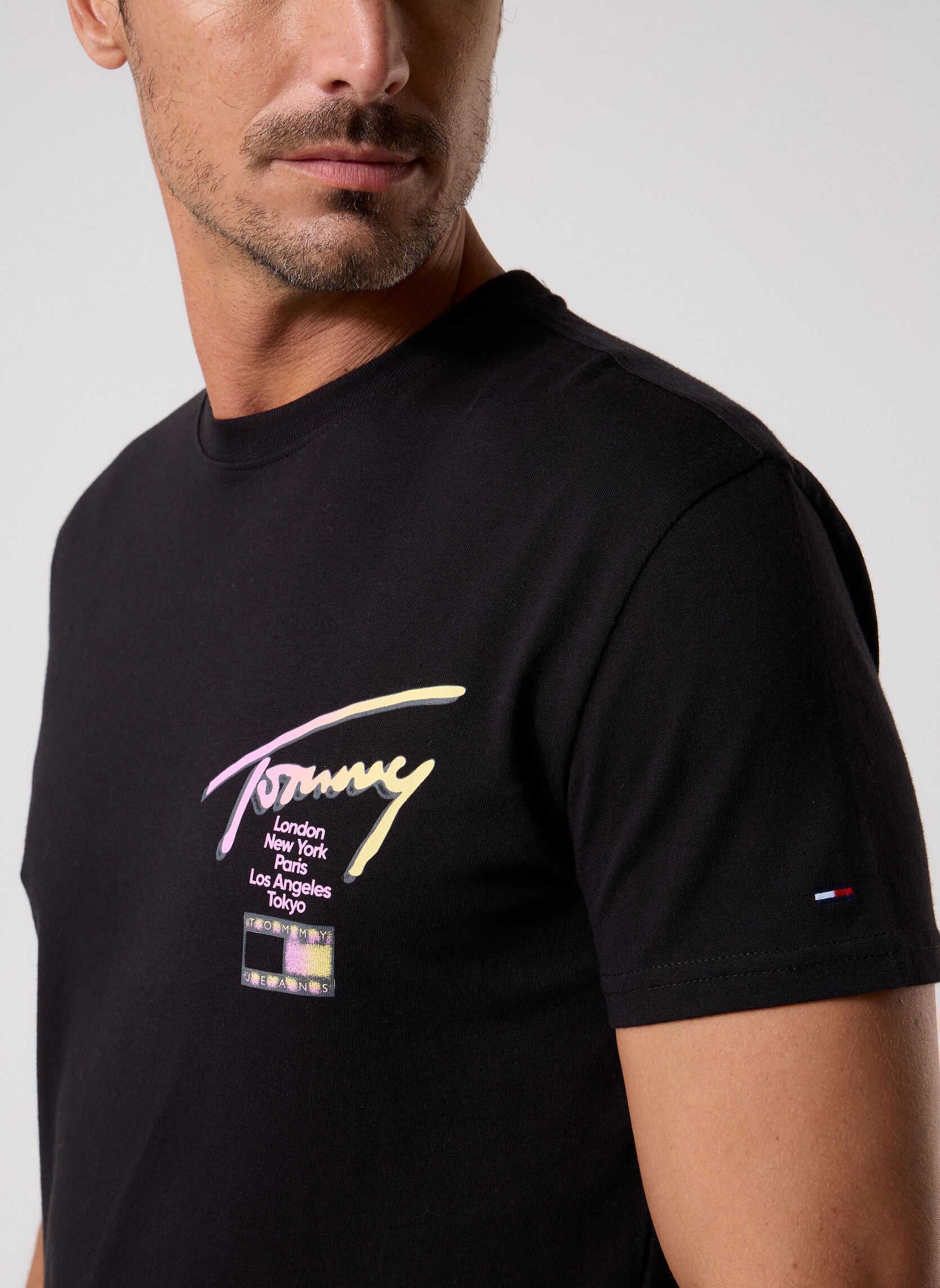 Tee-shirts Tjm Reg City Sign Ss homme noir Tommy Jeans Tee-shirts Tjm Reg City Sign Ss homme noir Black
