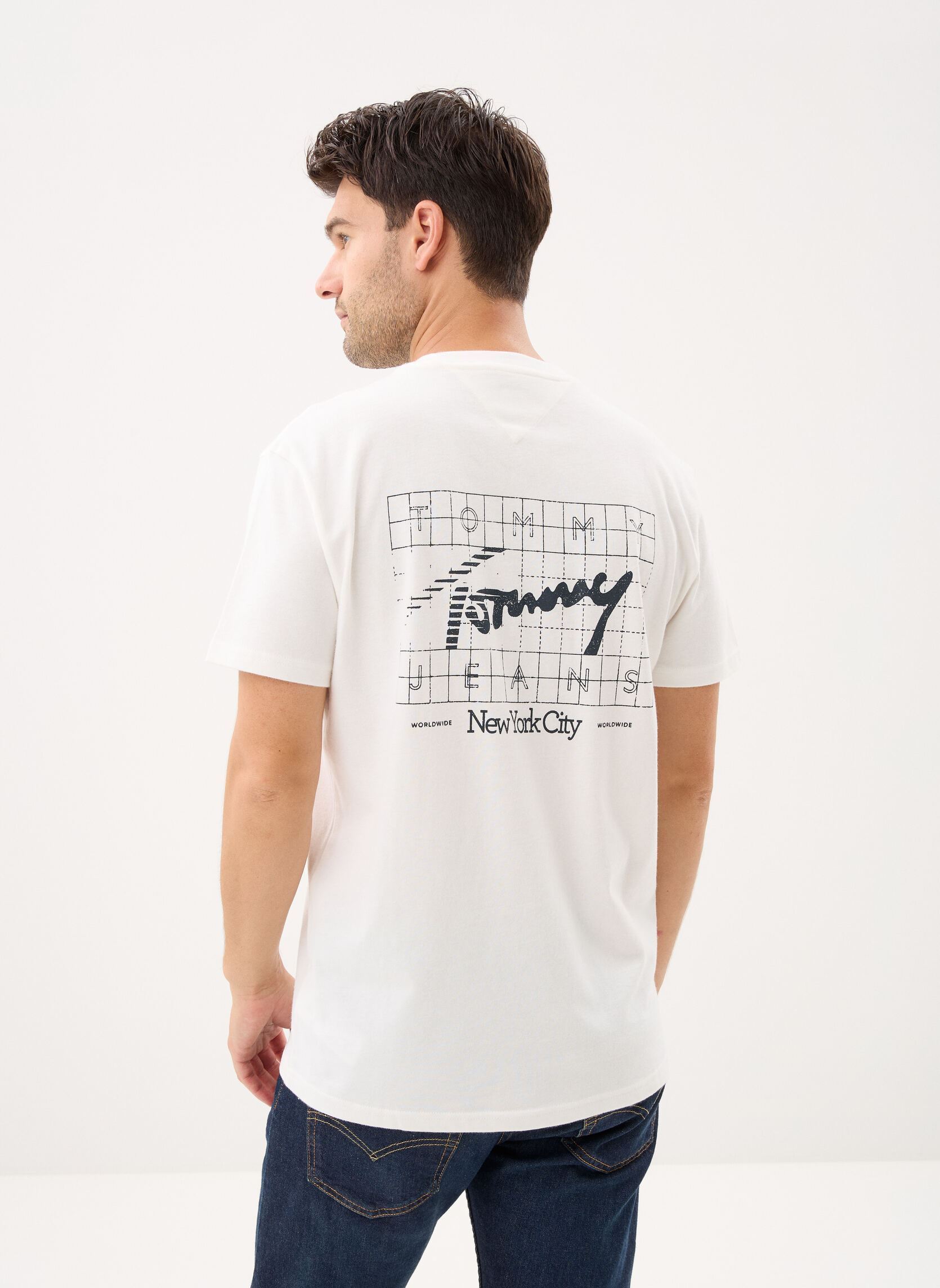Tee-shirts Tjm Reg Sign Flag Ss homme blanc Tommy Jeans Tee-shirts Tjm Reg Sign Flag Ss homme blanc ECRU