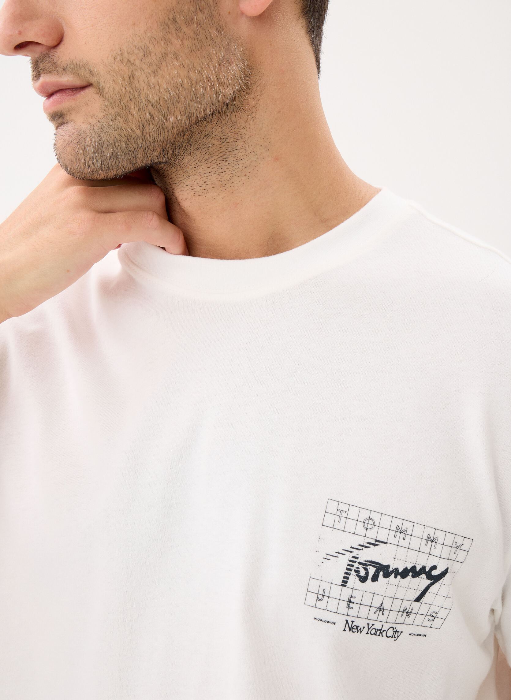 Tee-shirts Tjm Reg Sign Flag Ss homme blanc Tommy Jeans Tee-shirts Tjm Reg Sign Flag Ss homme blanc ECRU