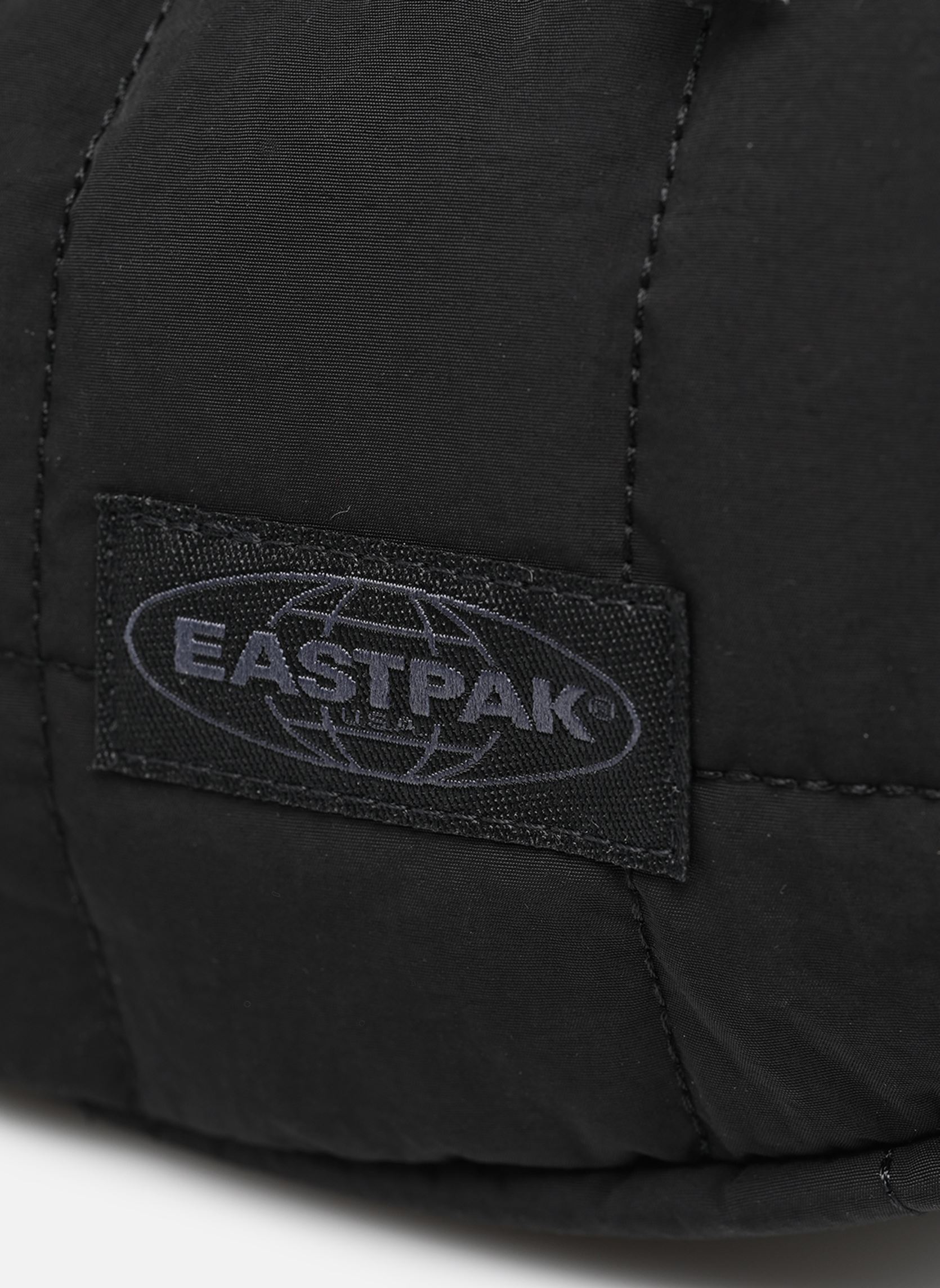 Tassen Half Moon Bag zwart Eastpak Tassen Half Moon Bag zwart PUFF CHECKS BLACK