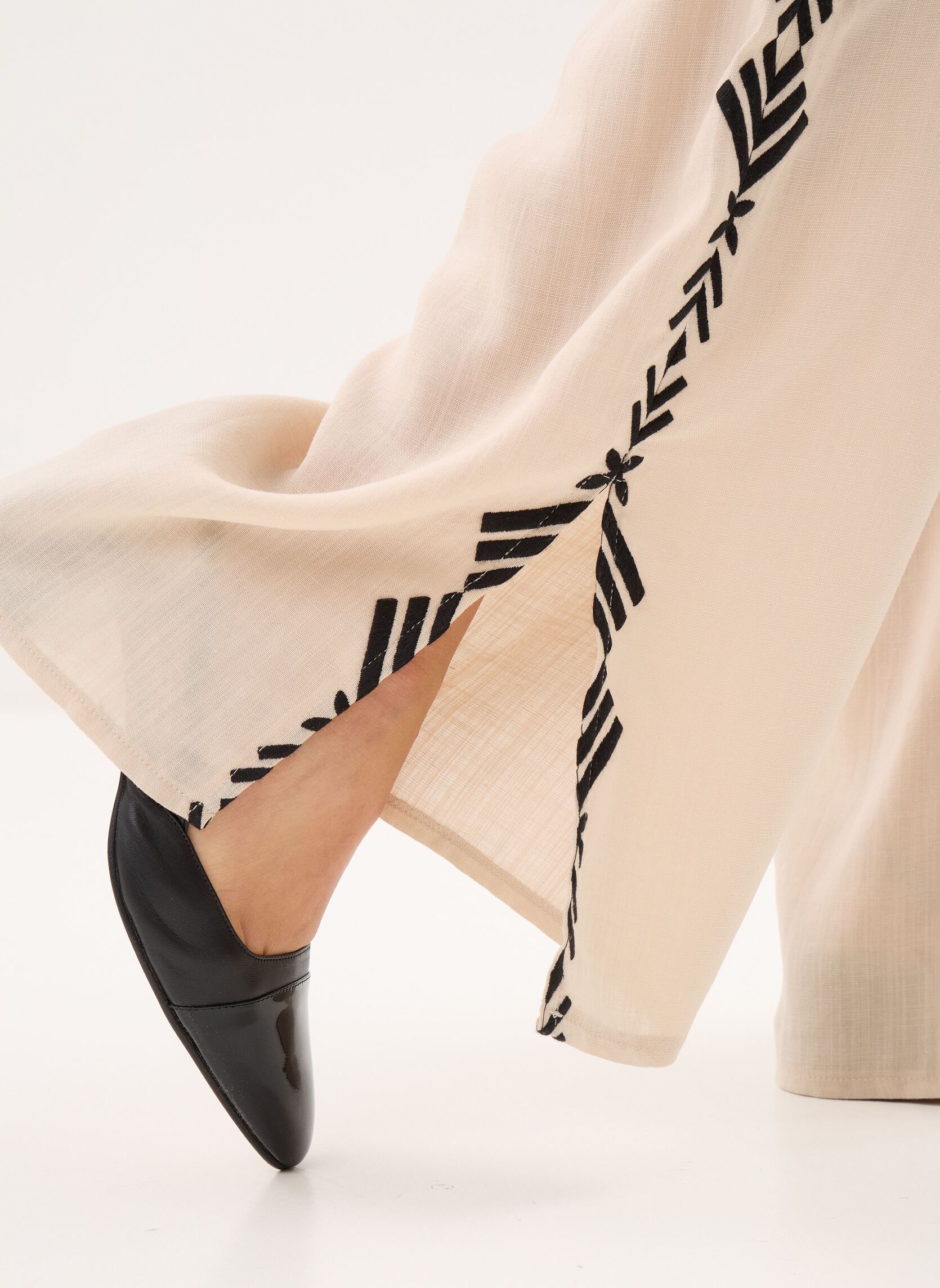 Pantalons droit Pozoy femme beige La Petite Etoile Pantalons droit Pozoy femme beige BEIGE/NOIR