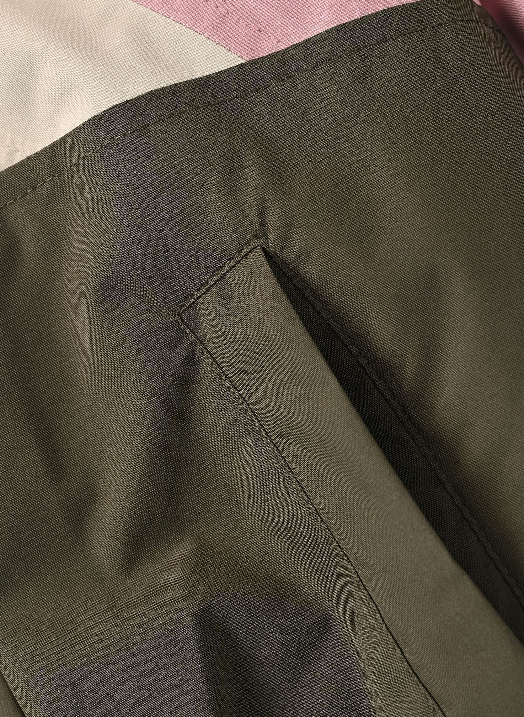 Vestes imperméables et coupe-vents Abbessito vert FLOTTE Vestes imperméables et coupe-vents Abbessito vert KAKI/BONBON