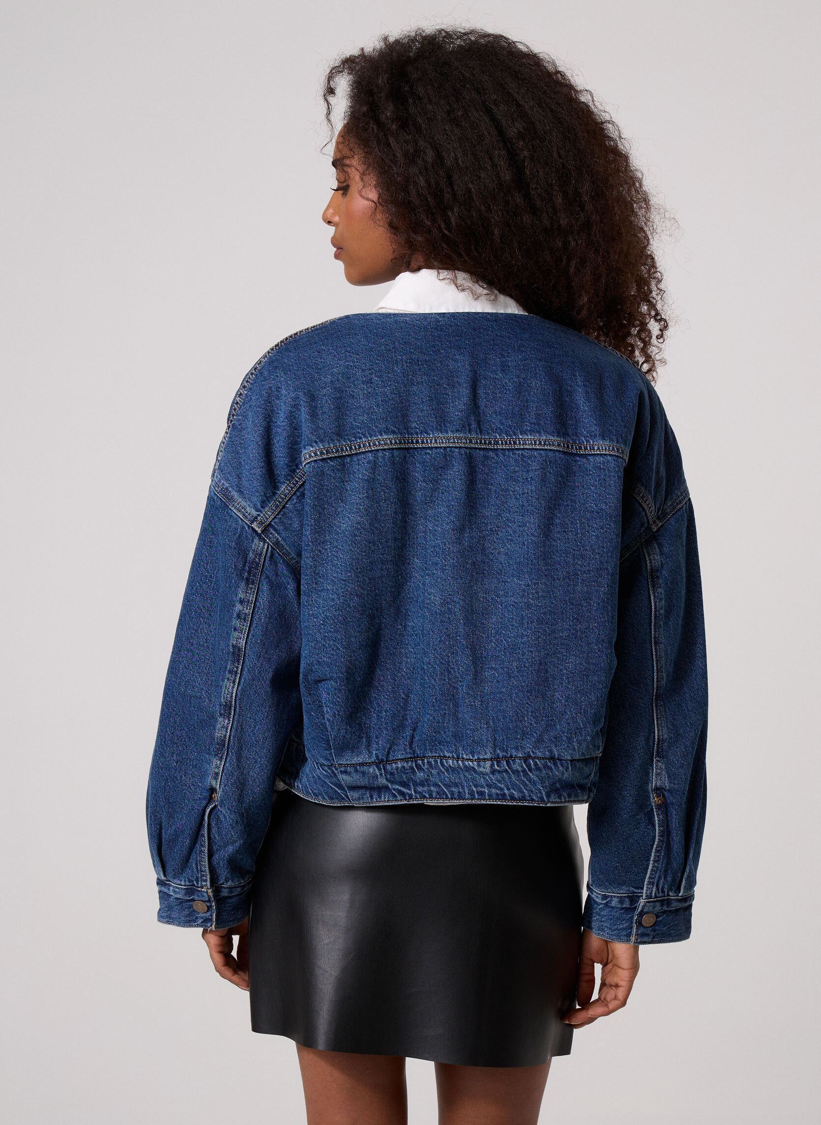 Jacken und Mäntel Collarless Crop Sherpa Trucker-0088Z damen blau Levi's Jacken und Mäntel Collarless Crop Sherpa Trucker-0088Z damen blau ROGUE RUMOR