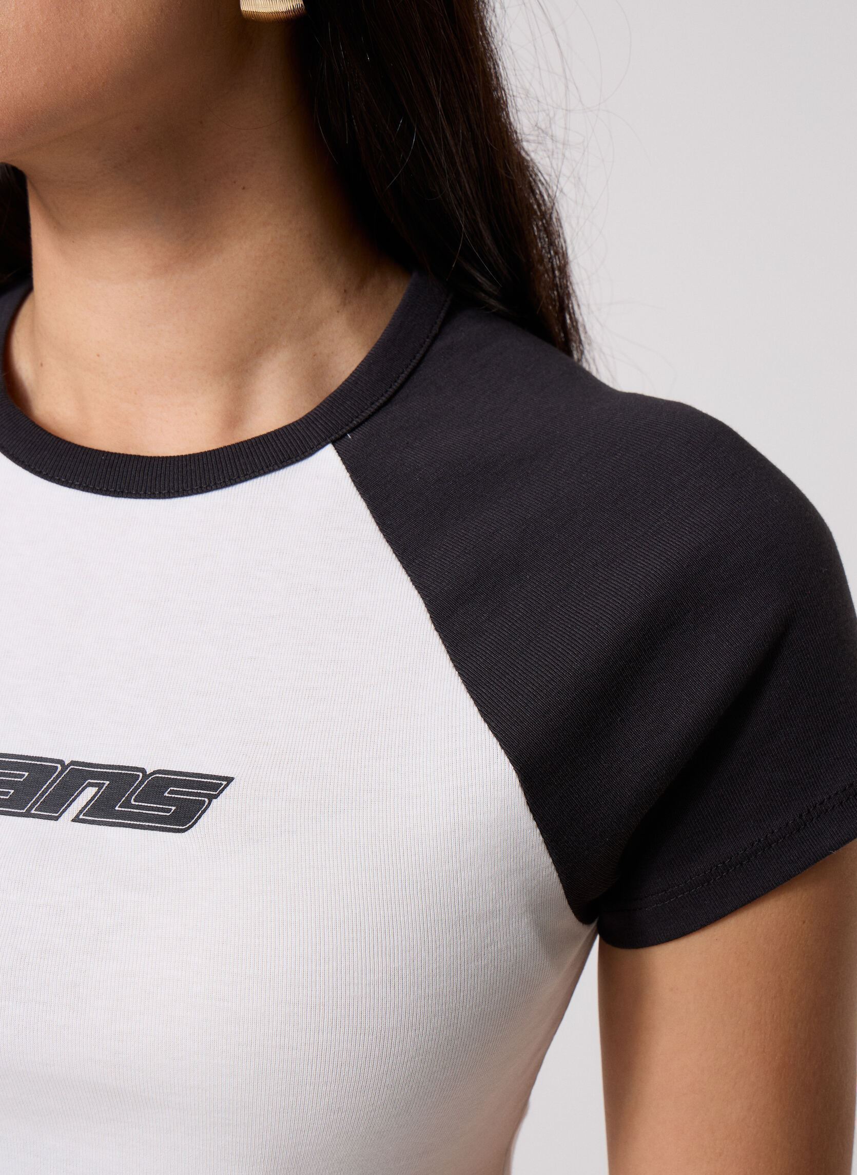 Tee-shirts Clare Baby Tee femme blanc Vans Tee-shirts Clare Baby Tee femme blanc TRUE WHITE/BLACK