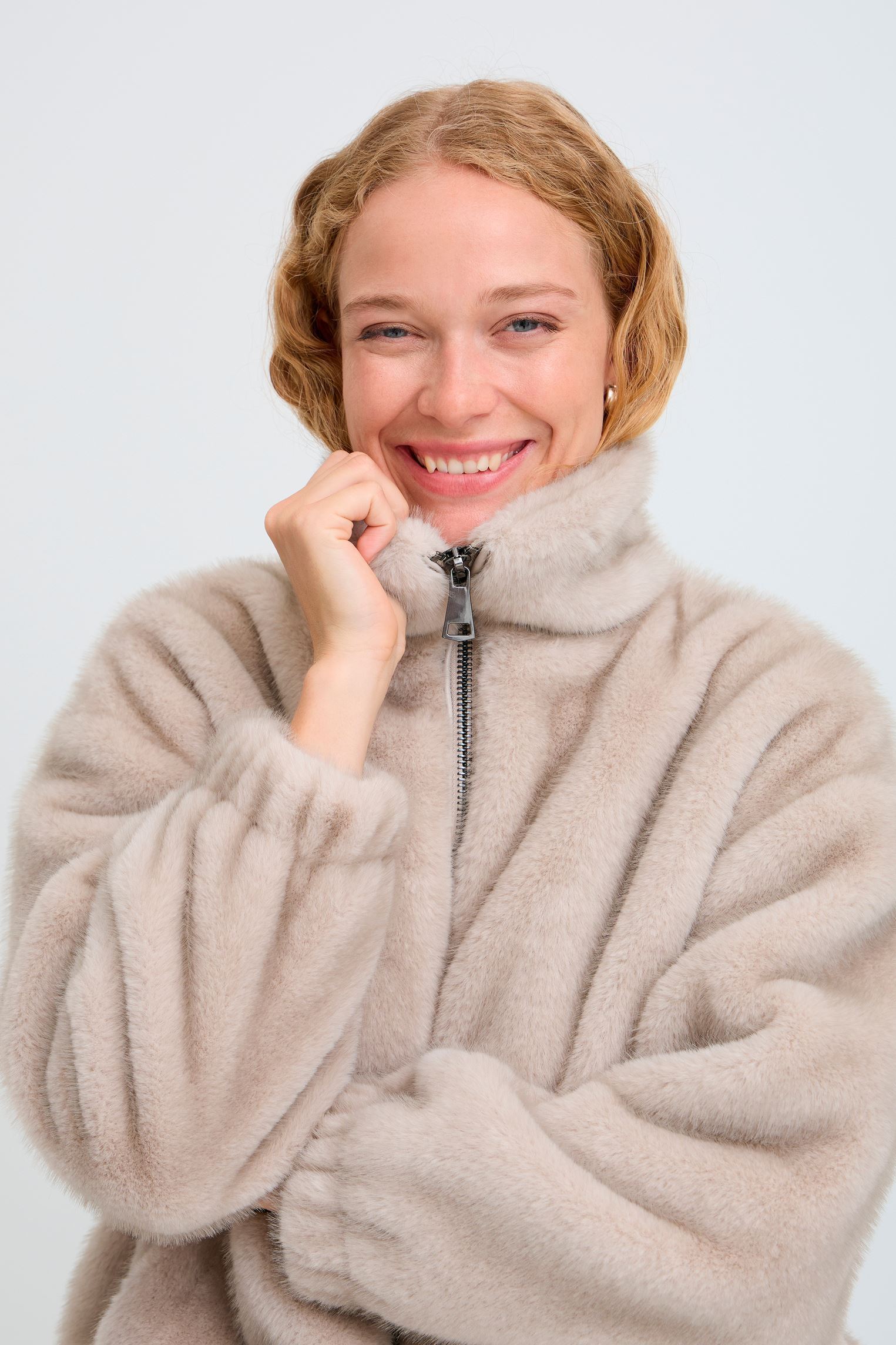 Jacken und Mäntel Bycornilla Jacket damen beige B-Young Jacken und Mäntel Bycornilla Jacket damen beige STRING
