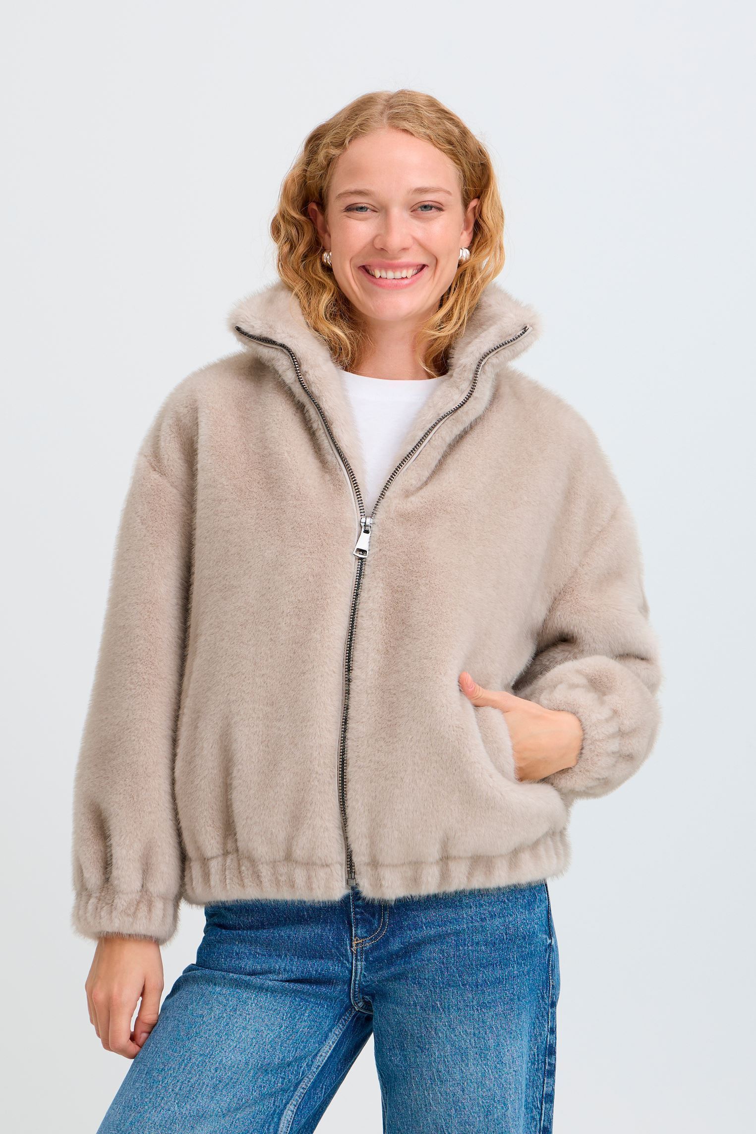 Jacken und Mäntel Bycornilla Jacket damen beige B-Young Jacken und Mäntel Bycornilla Jacket damen beige STRING