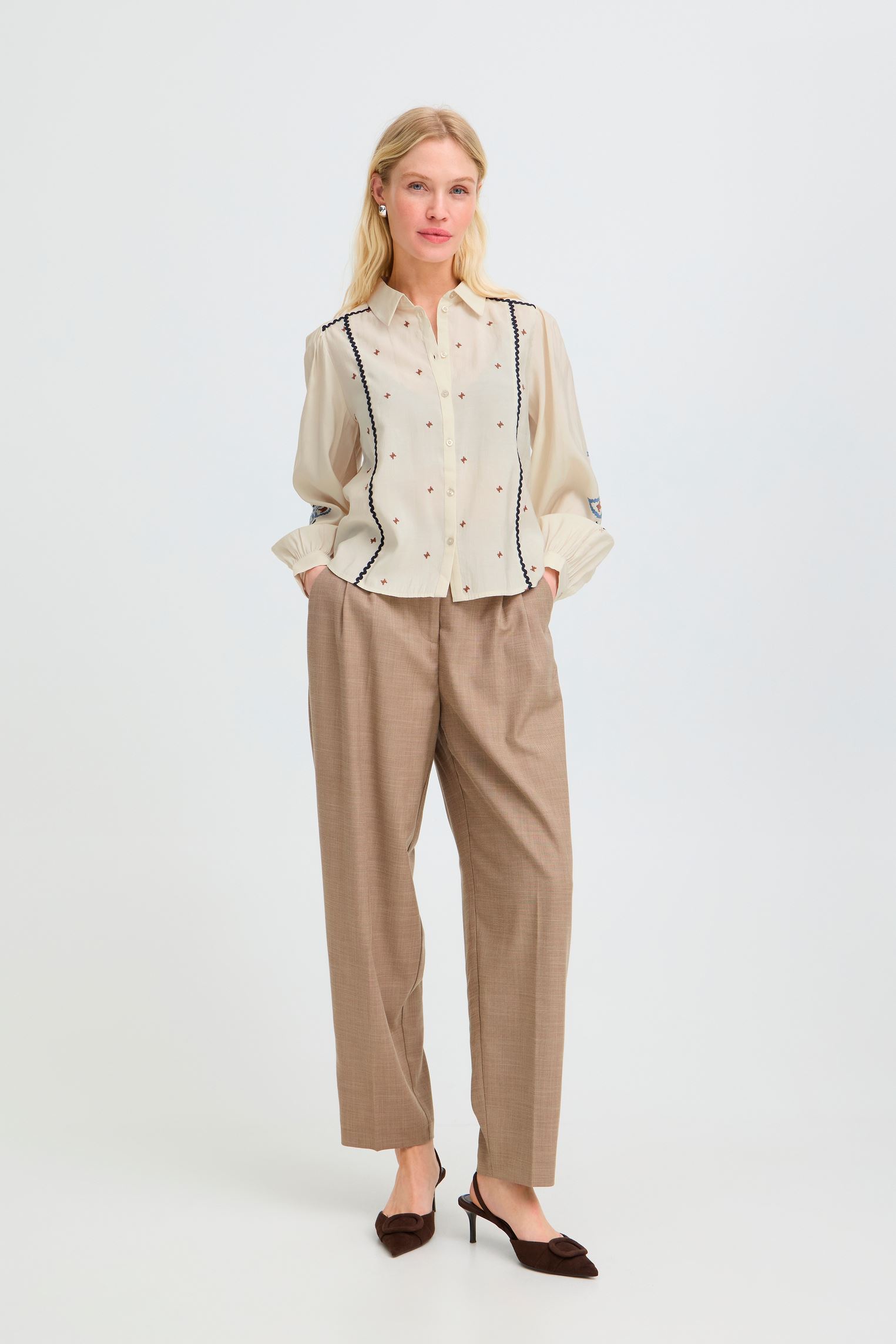 Chemises Byirisa Shirt femme beige B-Young Chemises Byirisa Shirt femme beige BIRCH