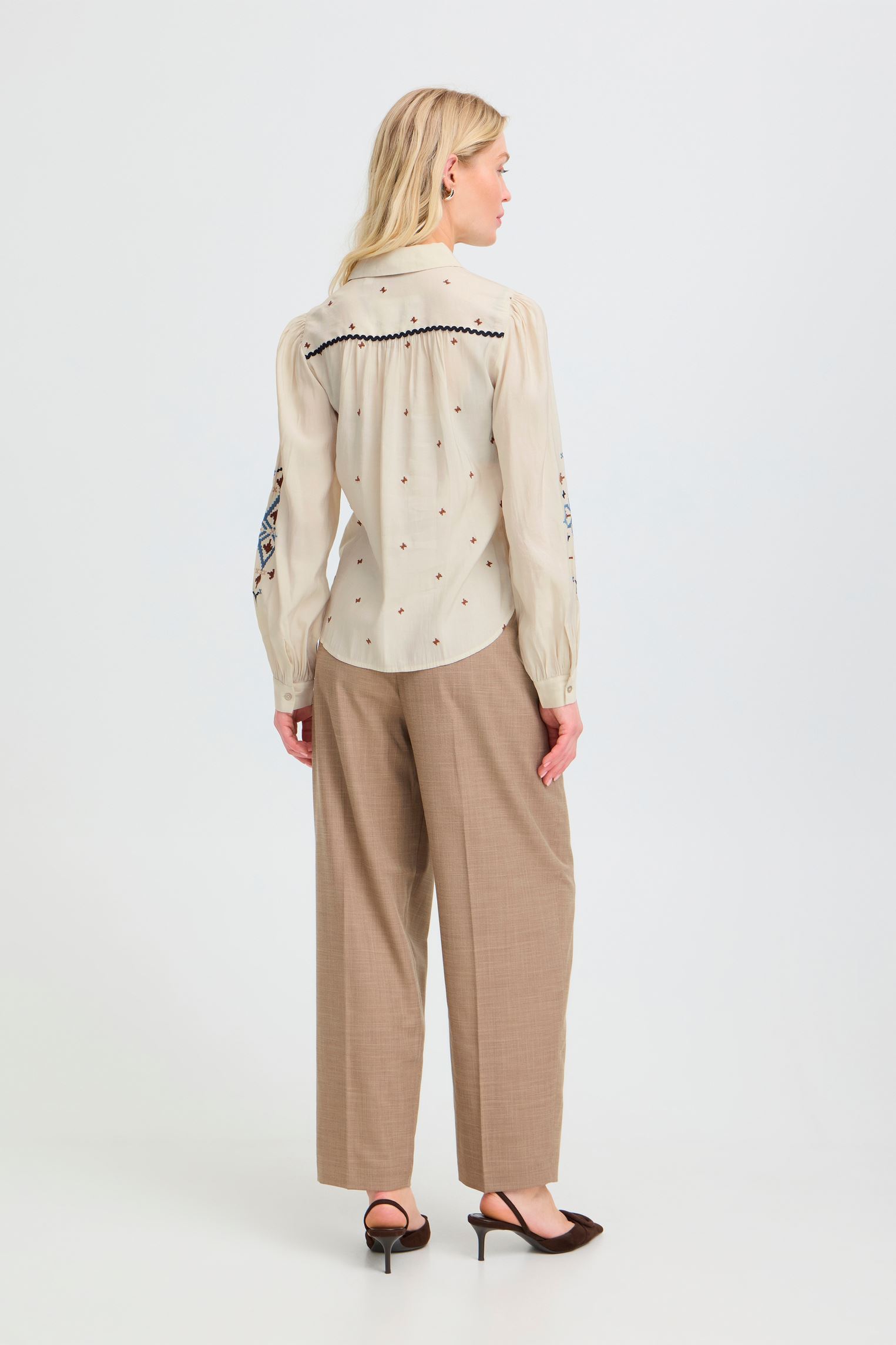 Chemises Byirisa Shirt femme beige B-Young Chemises Byirisa Shirt femme beige BIRCH