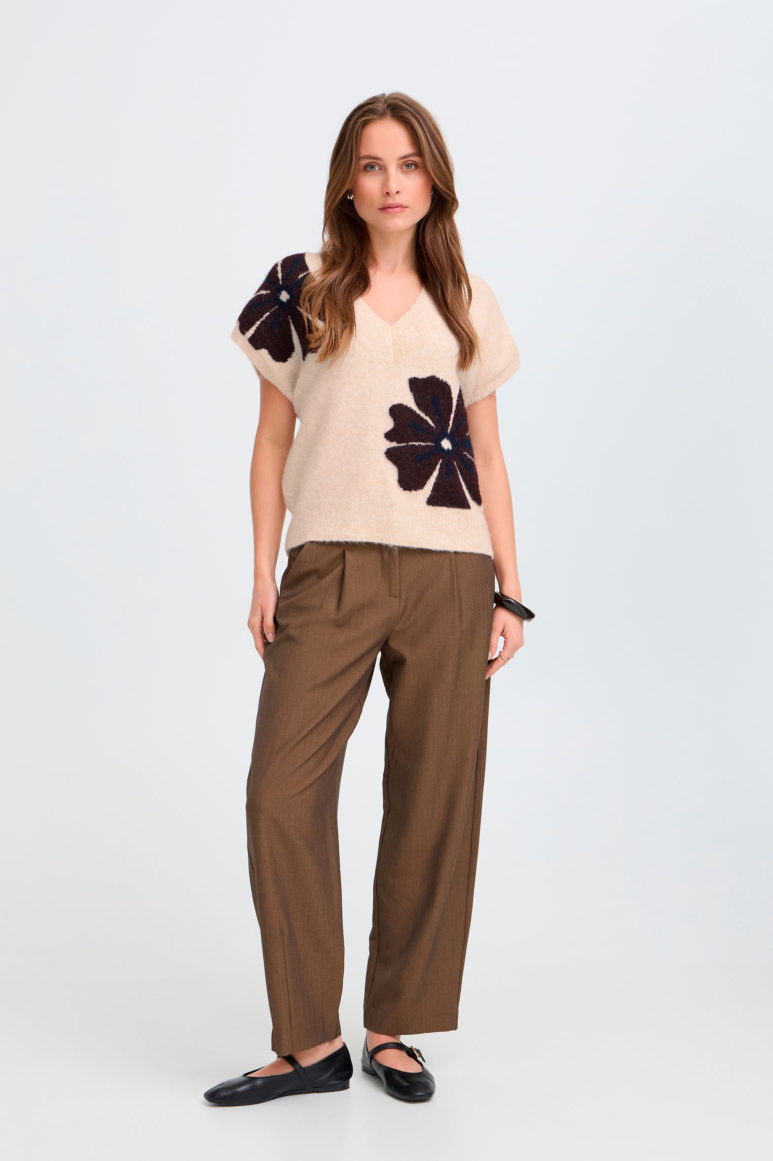 Pulls Byomea Vneck Slipover femme beige B-Young Pulls Byomea Vneck Slipover femme beige FIG MEL FLOWER