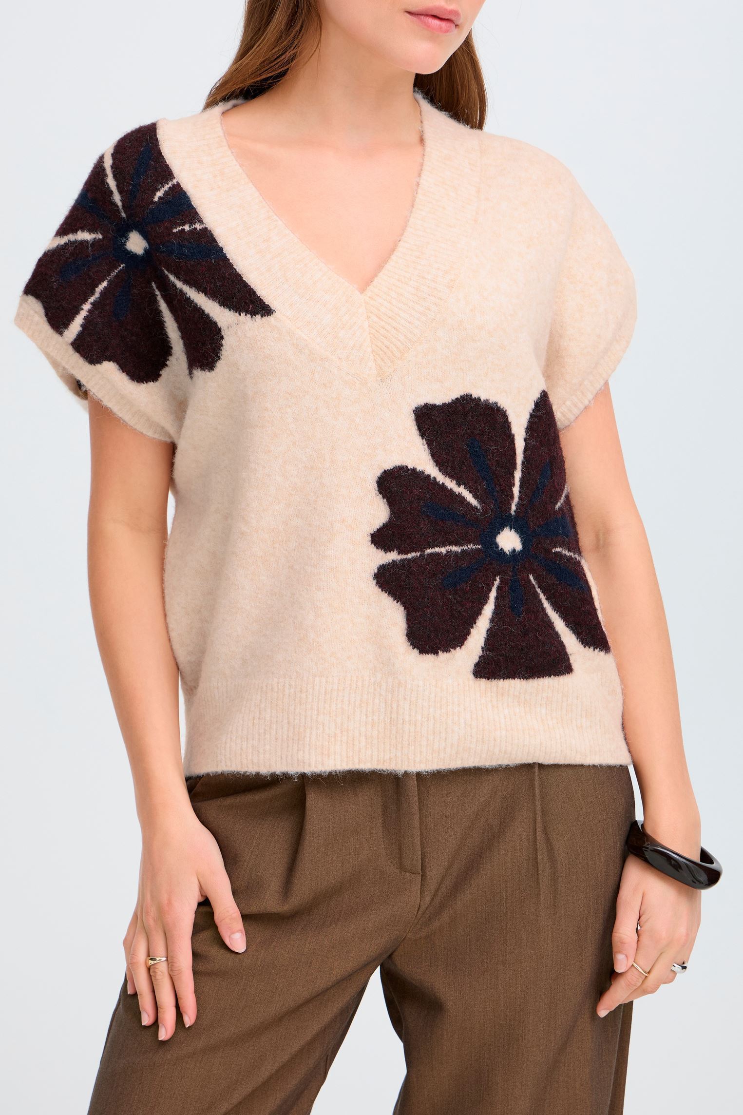 Pulls Byomea Vneck Slipover femme beige B-Young Pulls Byomea Vneck Slipover femme beige FIG MEL FLOWER