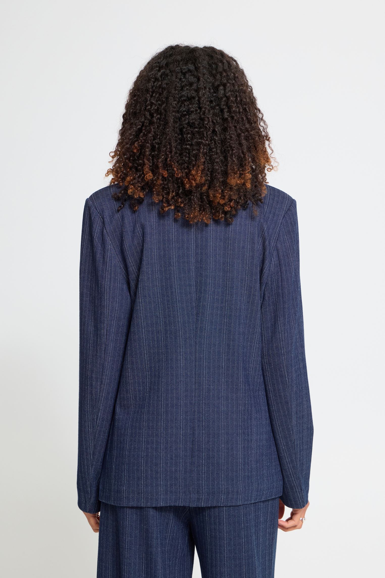 Jacken und Mäntel Ihkate Pinelle Bl2 damen blau Ichi Jacken und Mäntel Ihkate Pinelle Bl2 damen blau DARK BLUE JACQUARD STRIPE